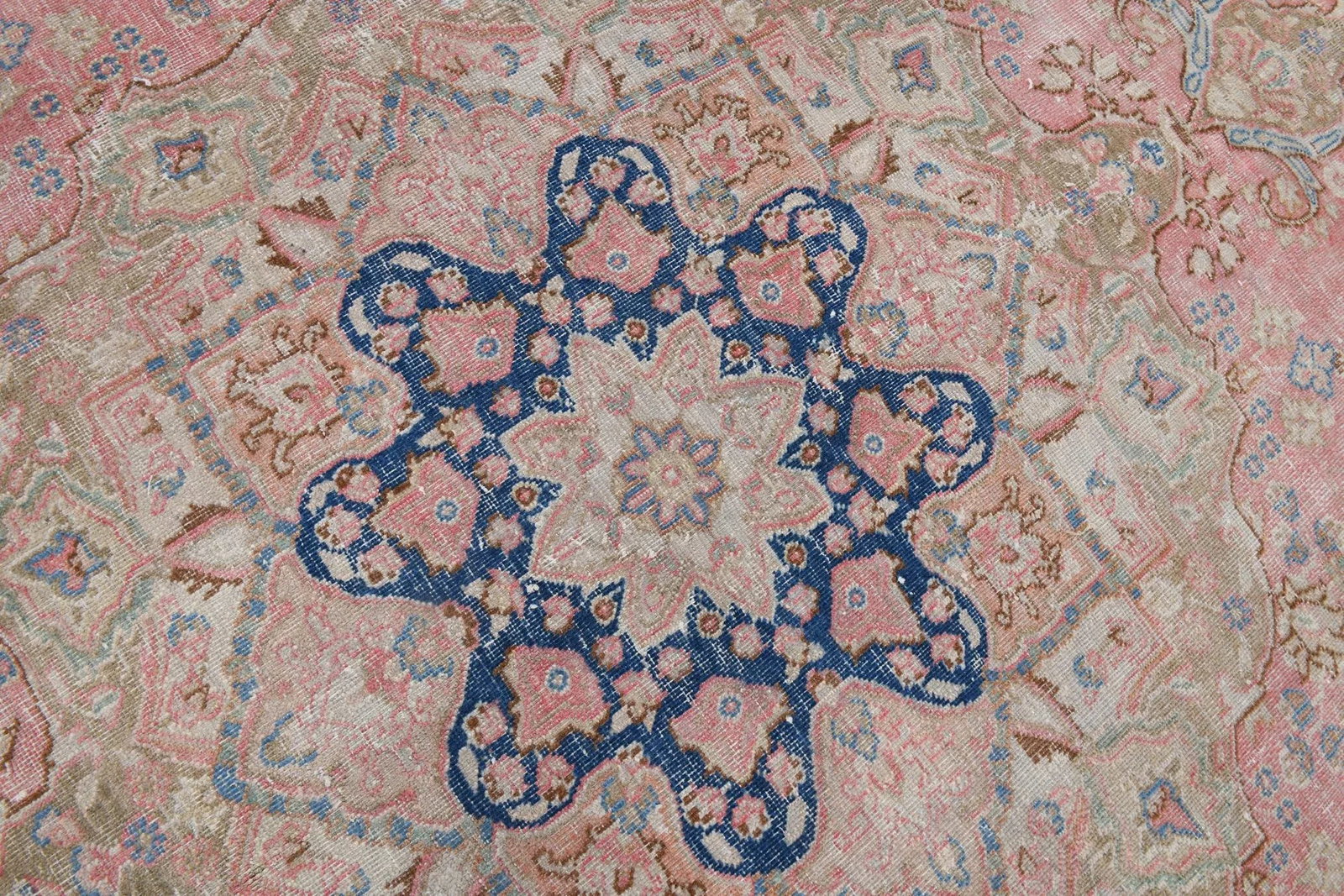 Vintage Pastel Light Pink Floral Design Rug - 7