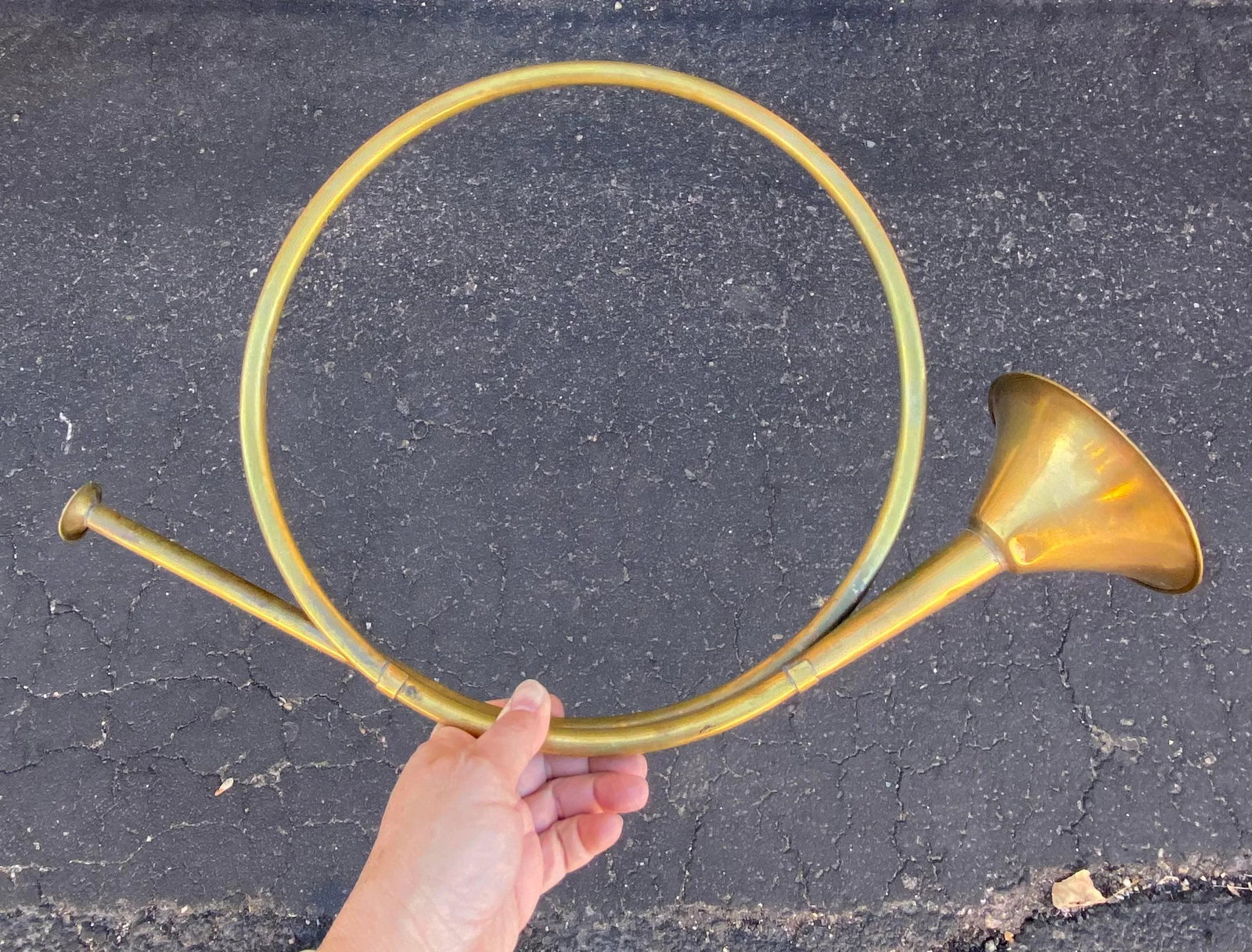 1980s Vintage Holiday Brass Horn Decor, Set of 2 - 2