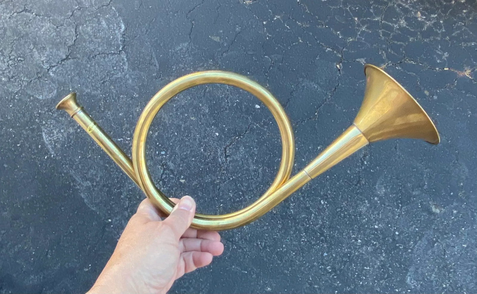 1980s Vintage Holiday Brass Horn Decor, Set of 2 - 3