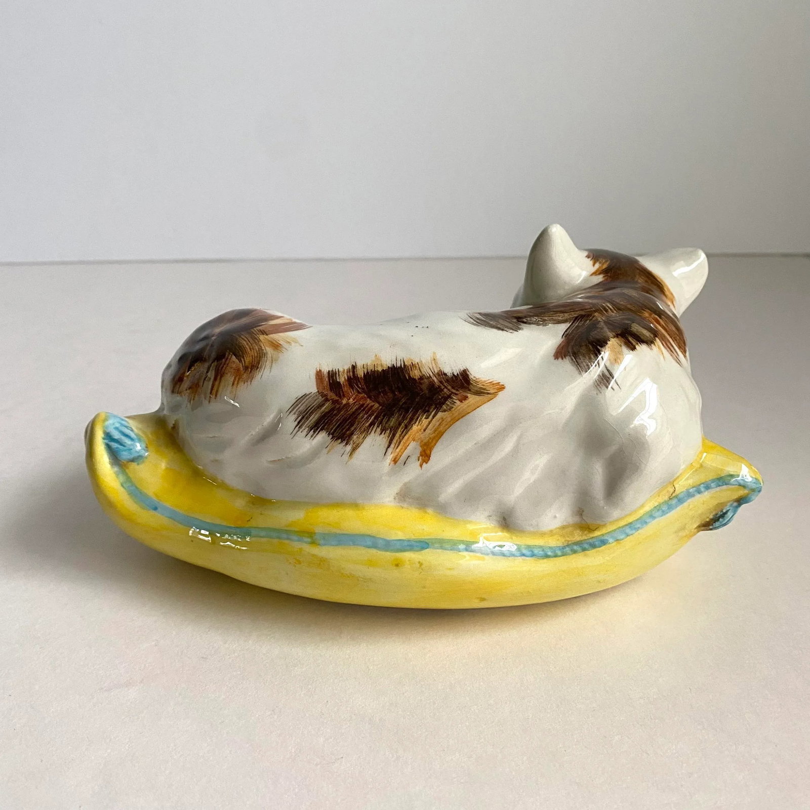 Vintage Italian Calico Cat Sleeping on Pillow Ceramic Hand Painted Made in Italy - 8