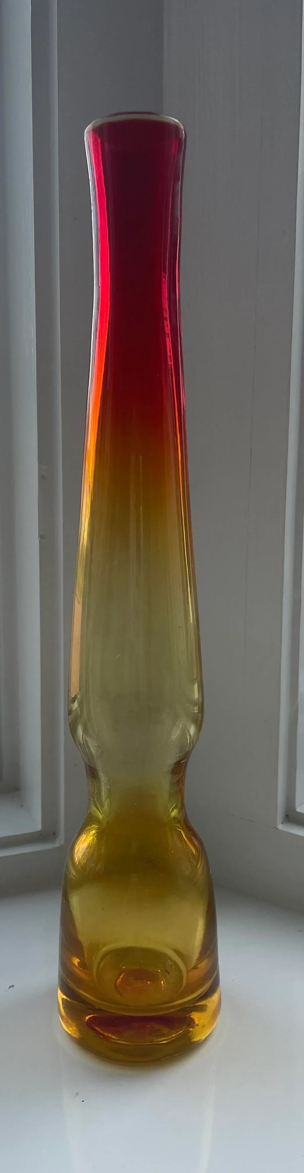 Contemporary Greenwich Flint Craft Ombre Glass - 2