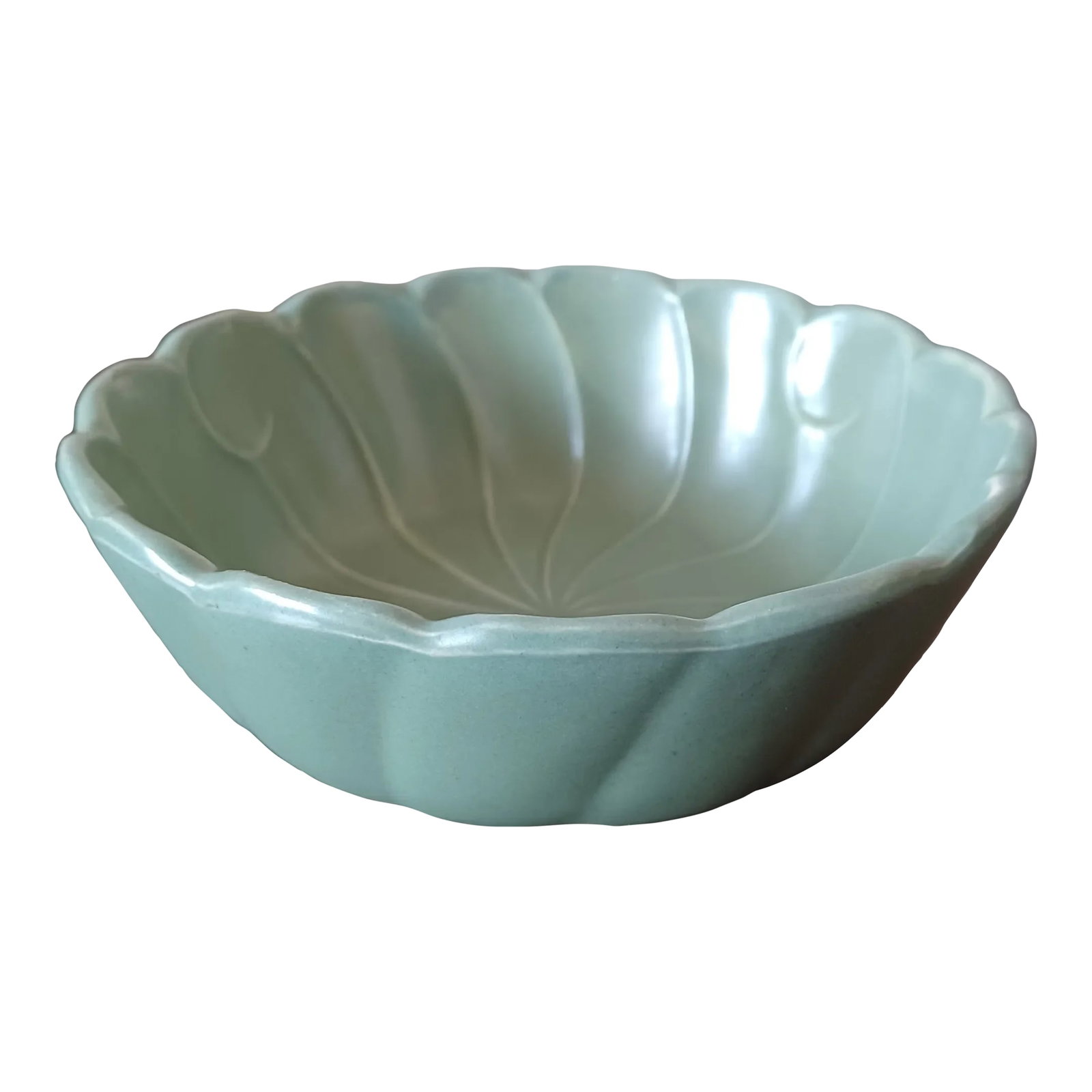 Vintage Regal 315-Usa Scalloped Pottery Bowl: Vintage Mid Century Pottery Bowl, Regal 315-USA. It is an olive green color with scalloped edges. **Please visit the rest of my shop and FOLLOW ME for more "Cool Things Vintage". Condition: Alteration