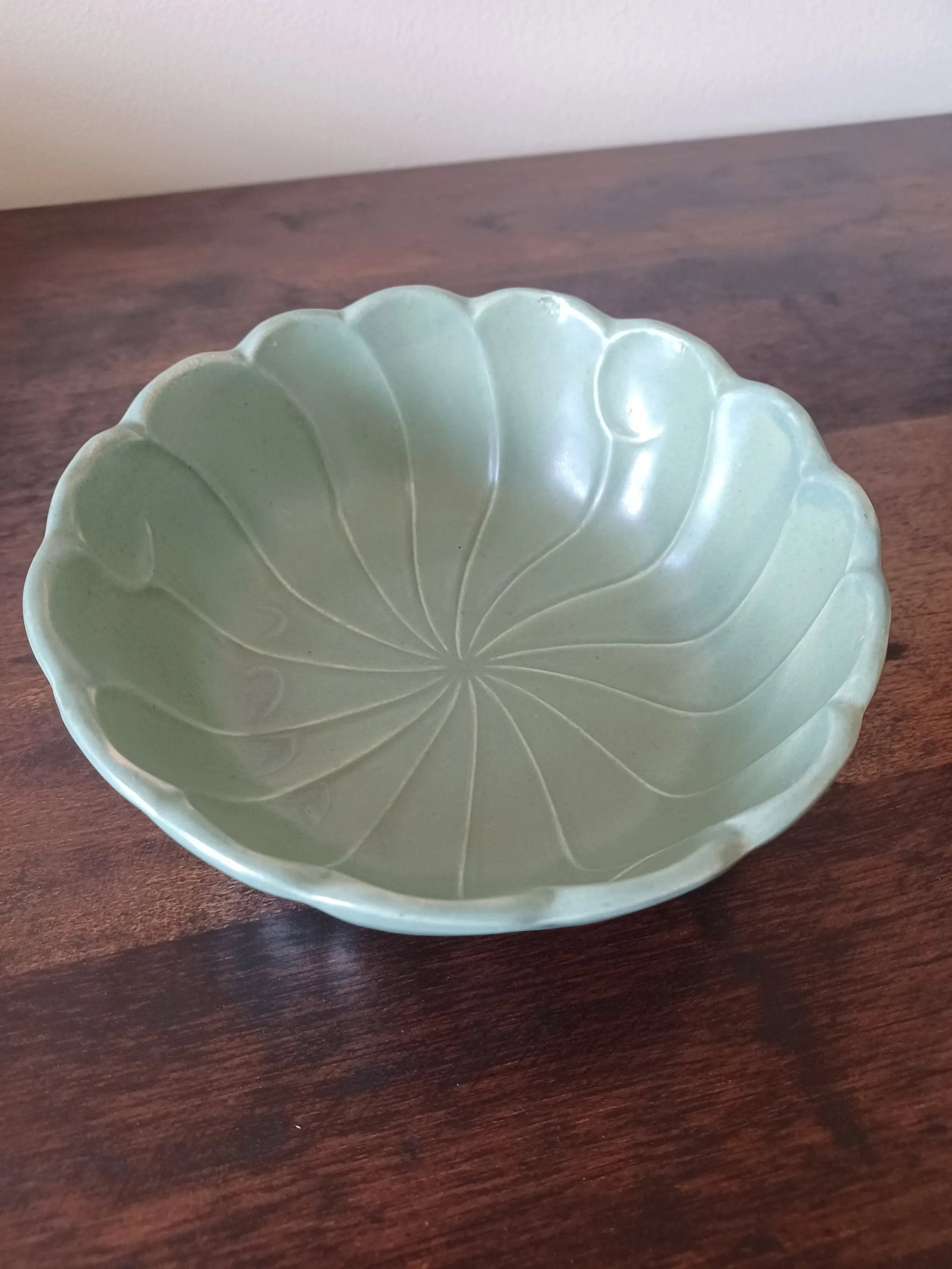 Vintage Regal 315-Usa Scalloped Pottery Bowl - 6