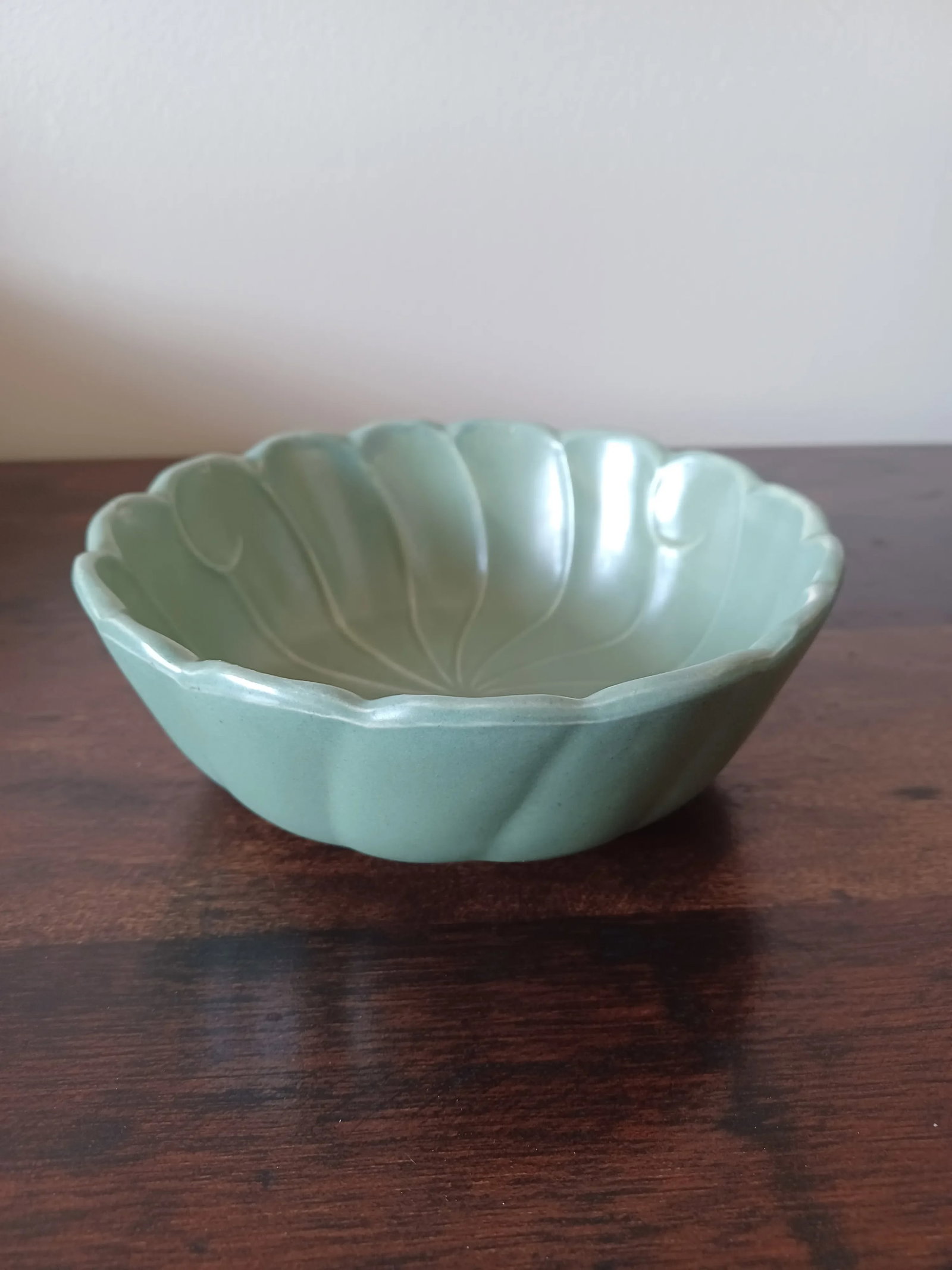 Vintage Regal 315-Usa Scalloped Pottery Bowl - 8