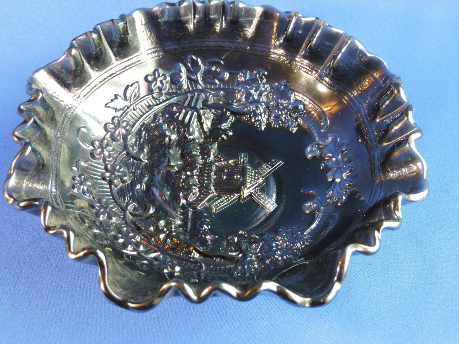 Vintage 50's Imperial Glass Co. Smokey Amethyst Carnival Glass Windmill Bowl - 3
