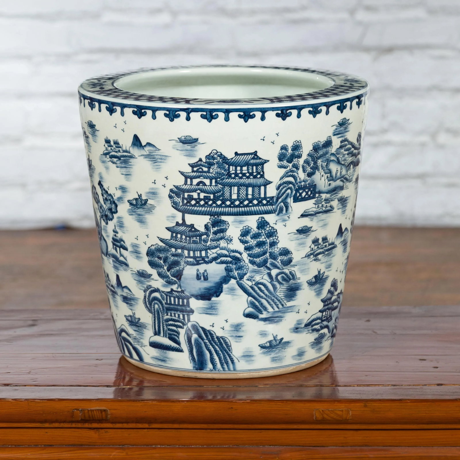 Chinese Vintage Porcelain Cache-Pot Planter with Blue and White Landscape - 2
