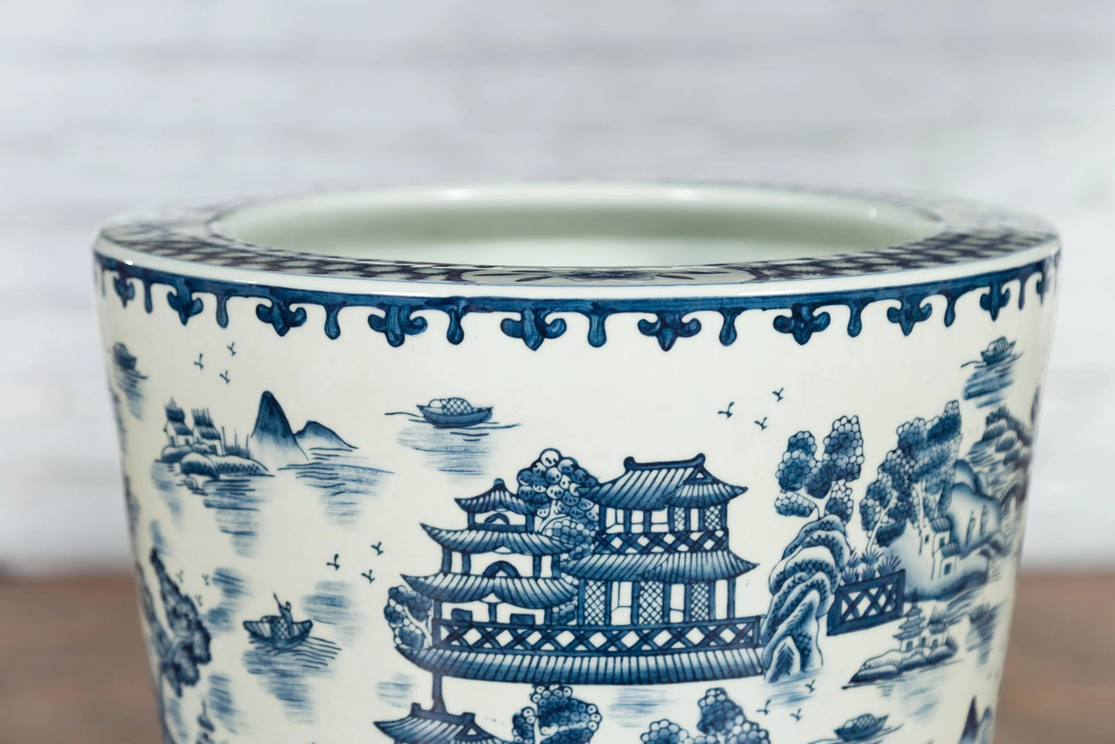 Chinese Vintage Porcelain Cache-Pot Planter with Blue and White Landscape - 6