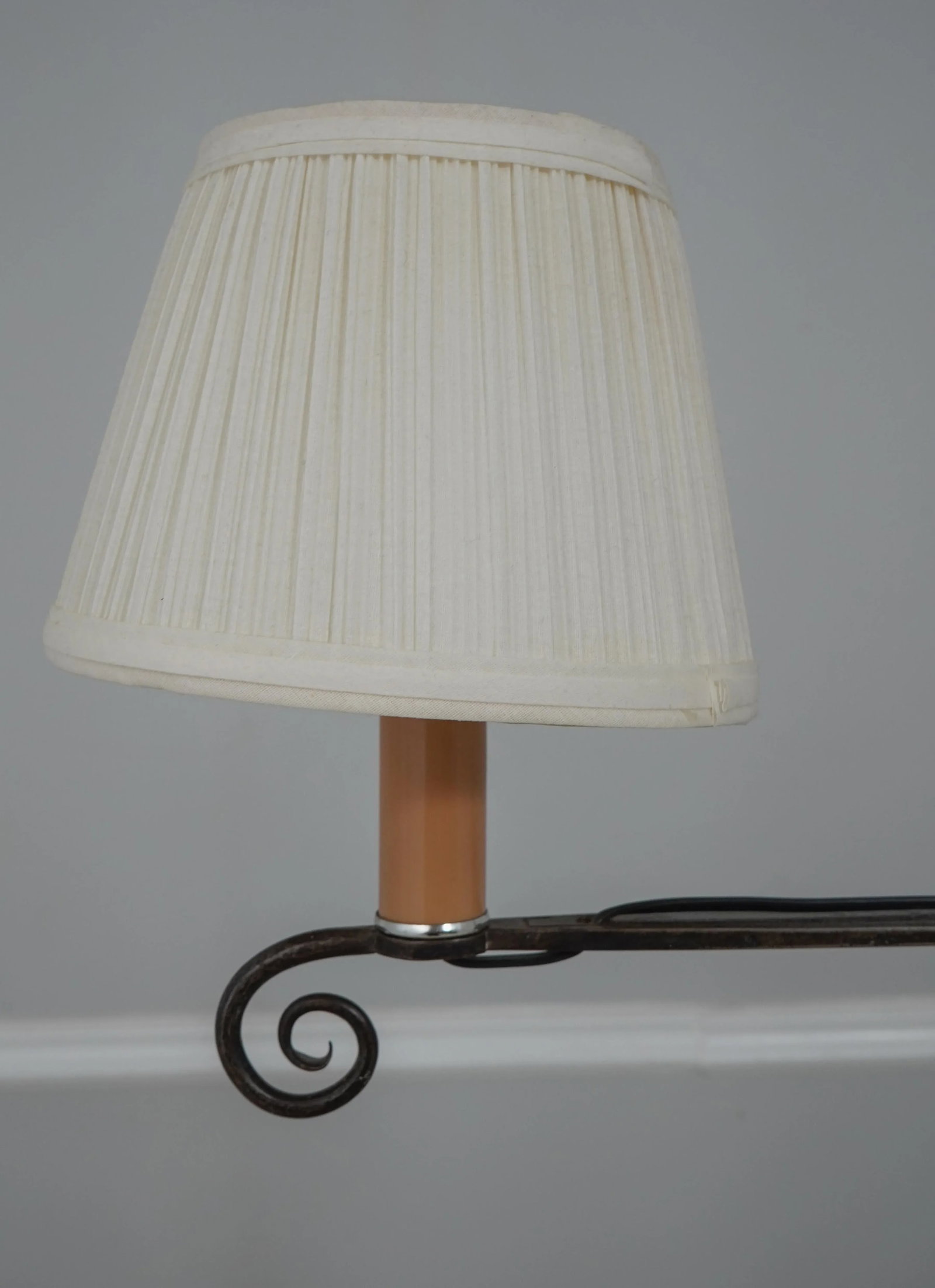Jg Rempp Early American Hand Wrought Iron Adjustable Candelabra Floor Lamp - 2