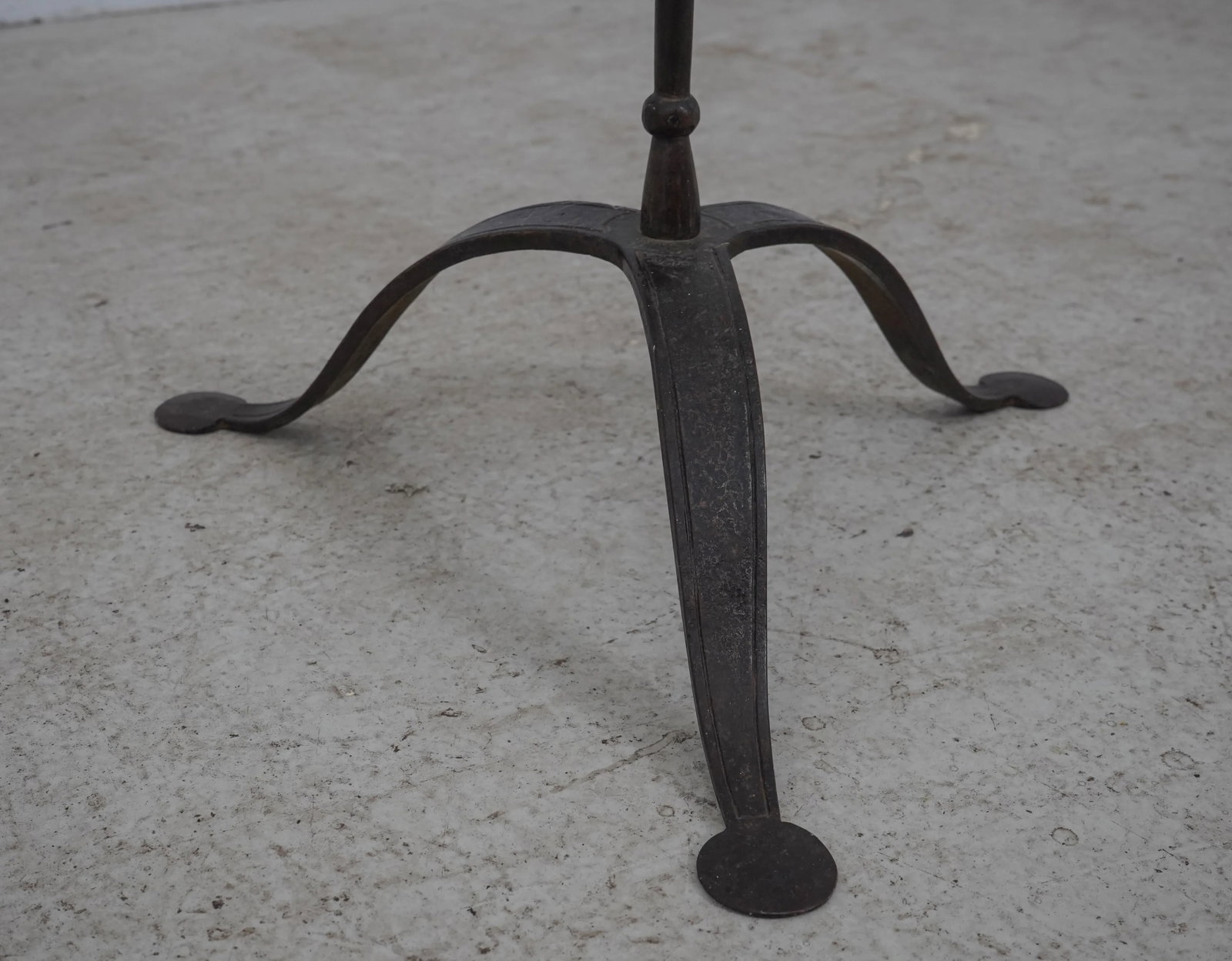 Jg Rempp Early American Hand Wrought Iron Adjustable Candelabra Floor Lamp - 3