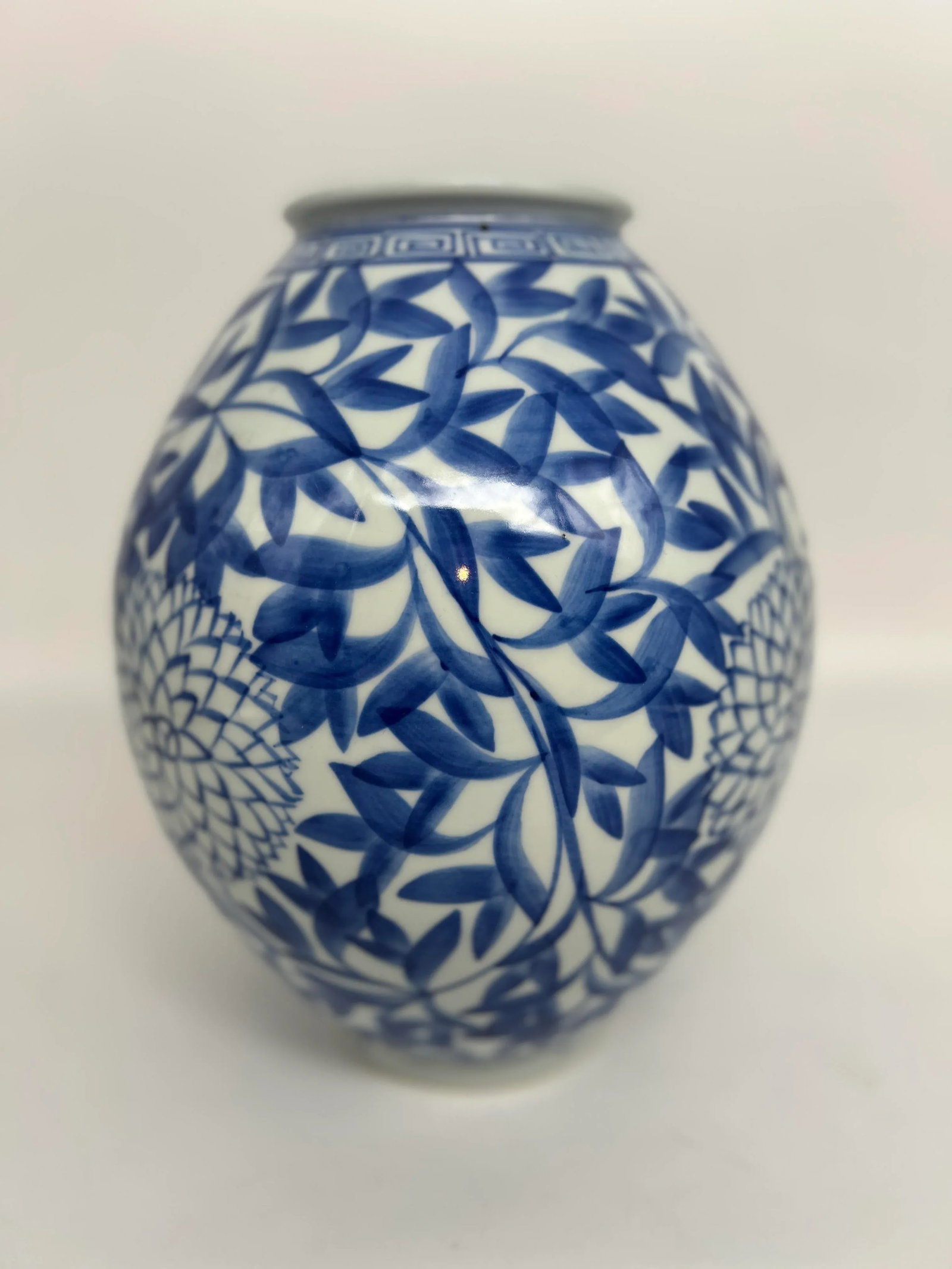 Vintage Japanese Blue and White Floral Bamboo Decorated Vase - 5