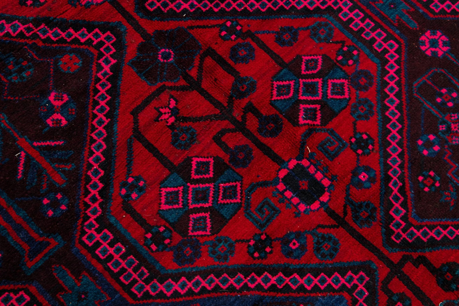 1960s Tribal Persian Shiraz Handmade Wool Rug in Red and Blue - 3