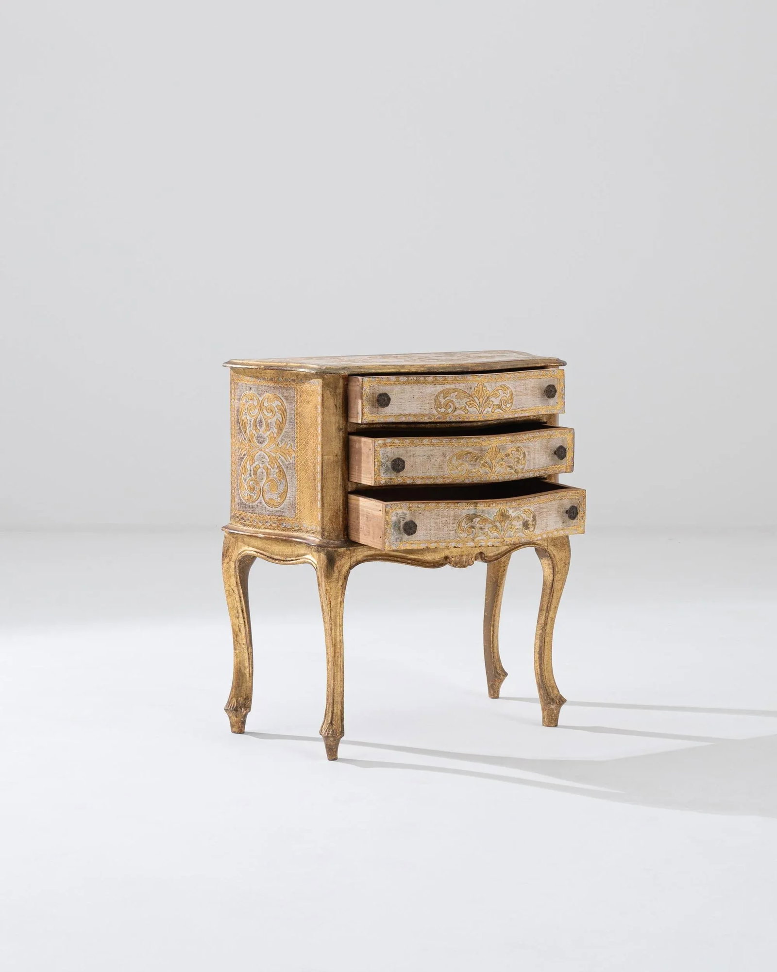 20th Century Italian Wood Patinated Chest of Drawers - 2