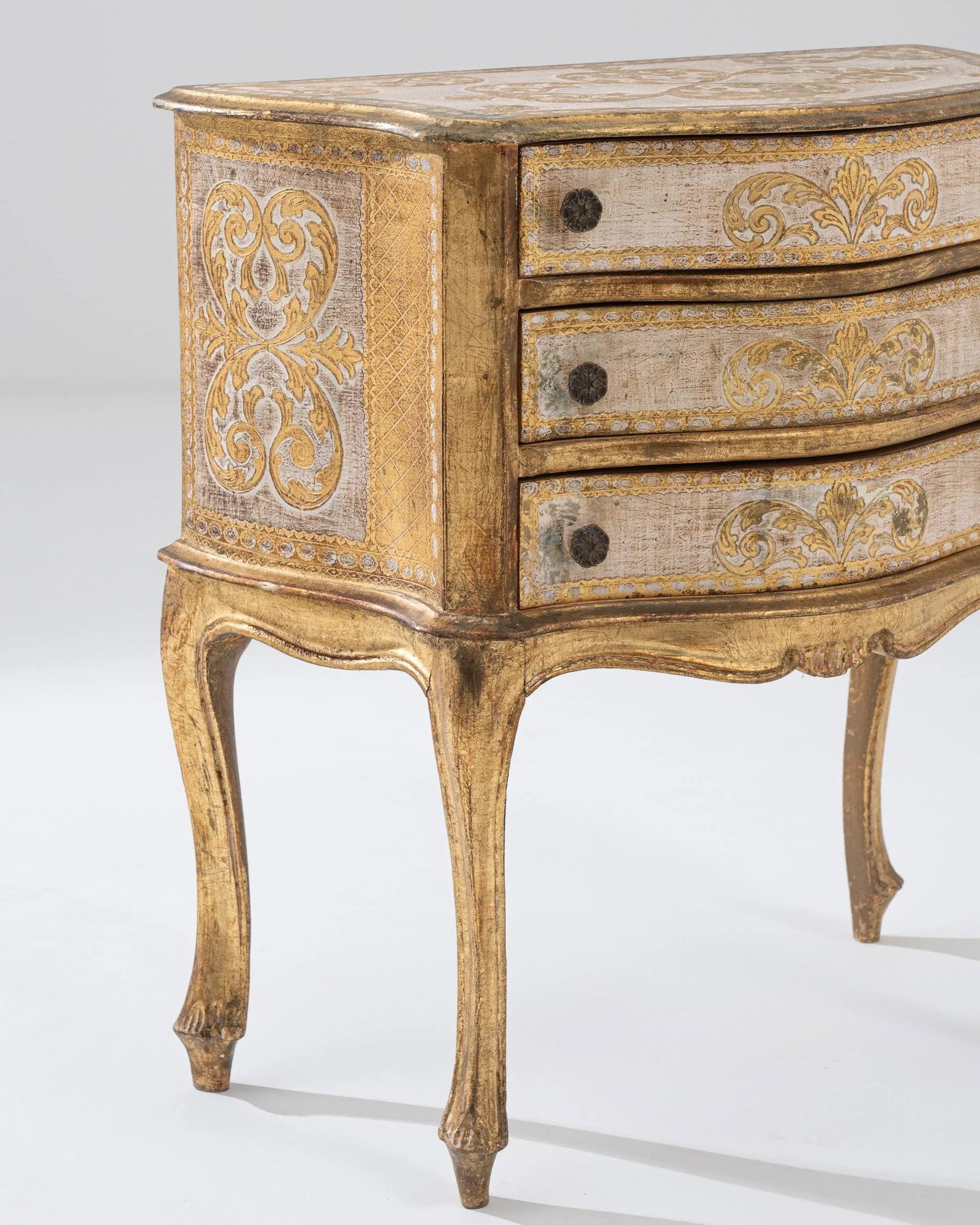 20th Century Italian Wood Patinated Chest of Drawers - 4