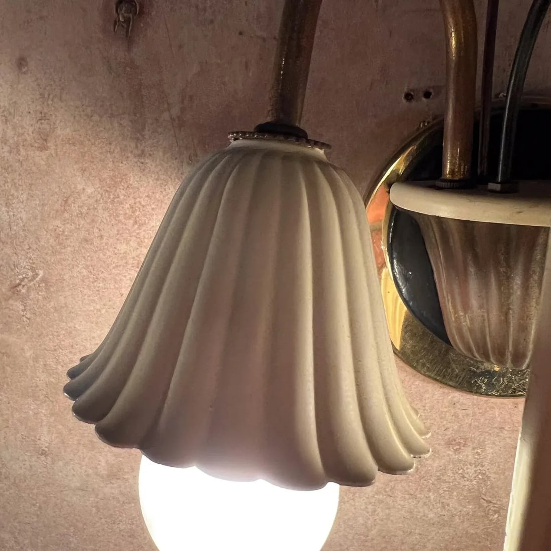 1950s Italian Wall Sconces White Flower Patinated Brass - 7