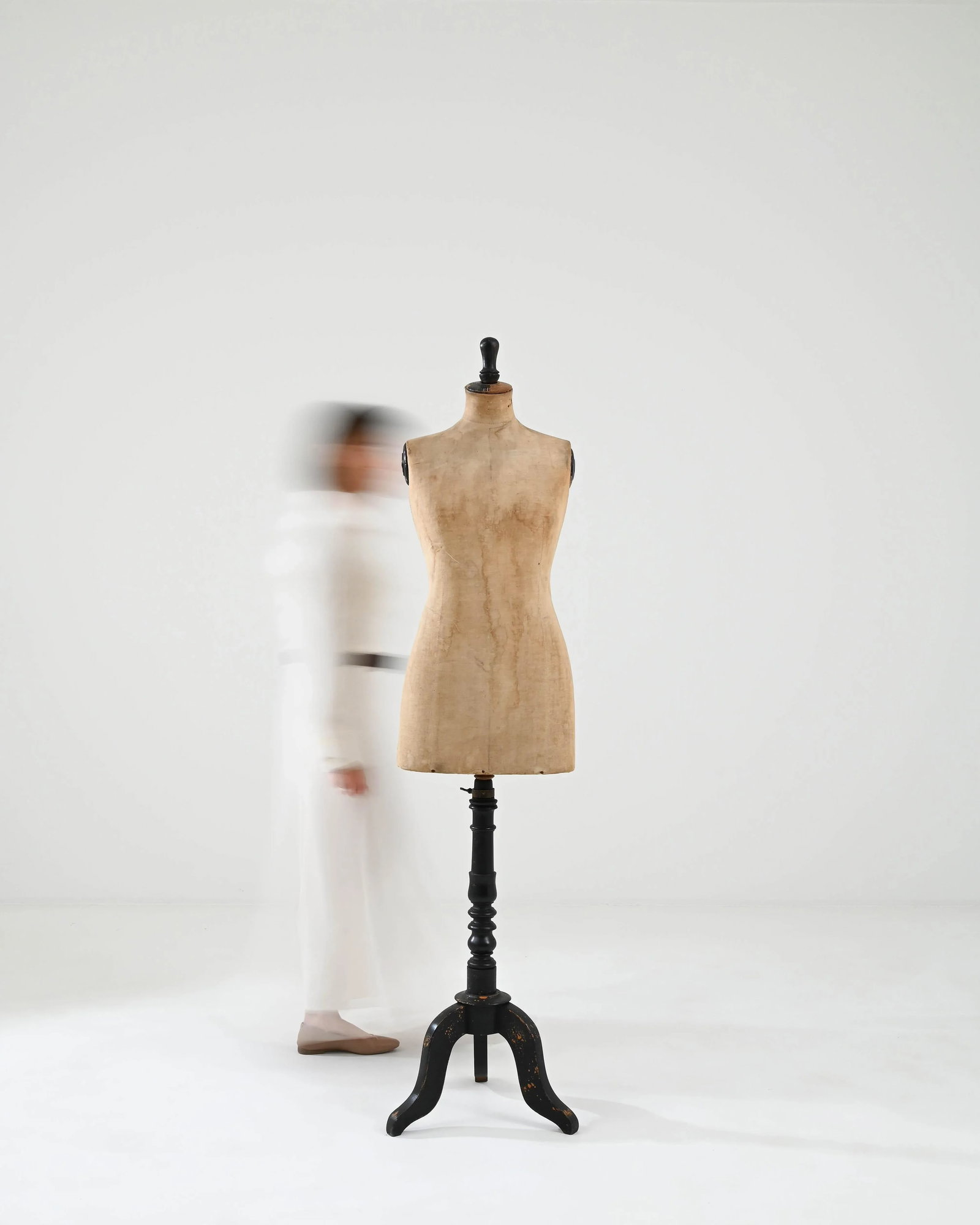 Early 20th Century French Wooden Mannequin - 2