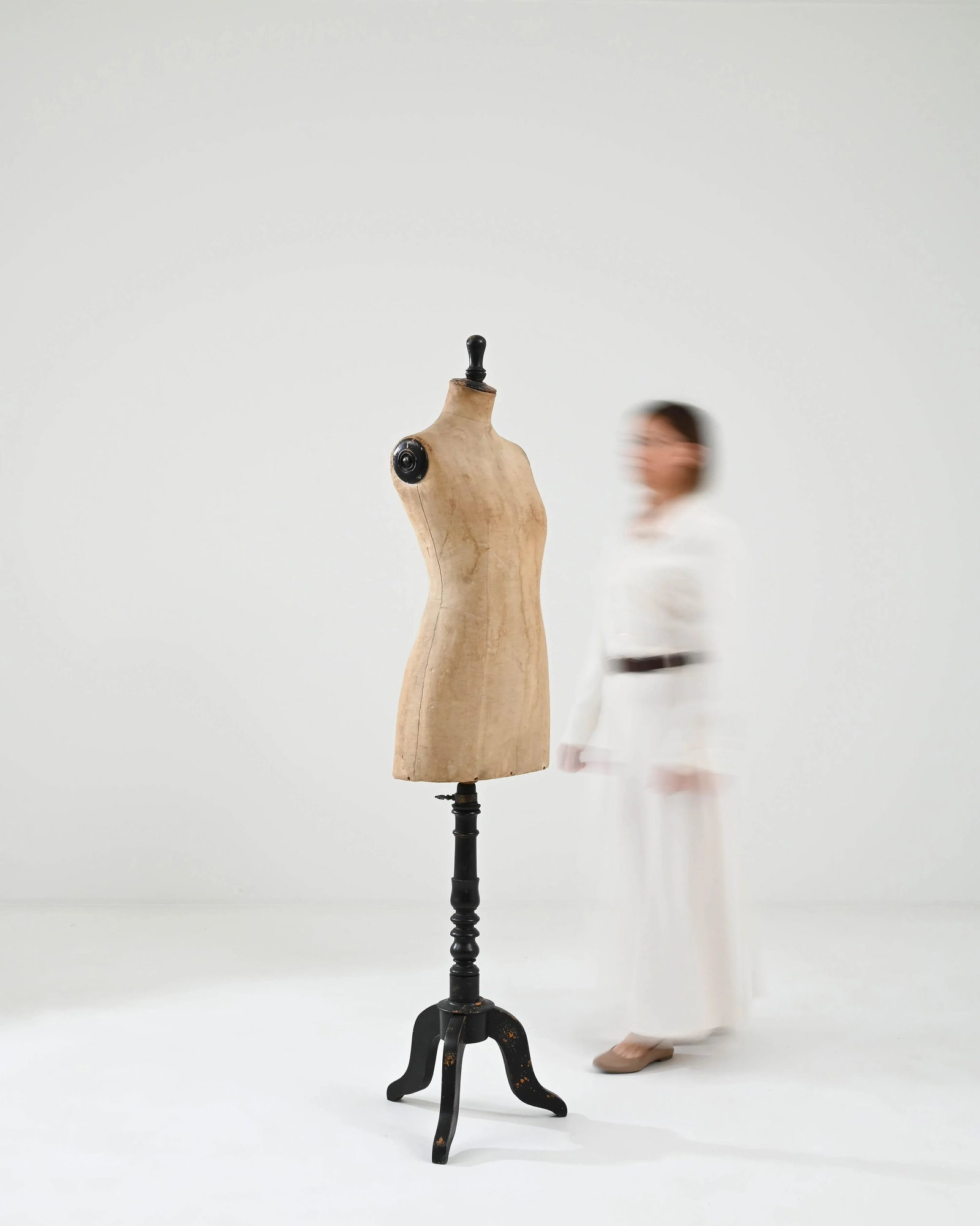 Early 20th Century French Wooden Mannequin - 3