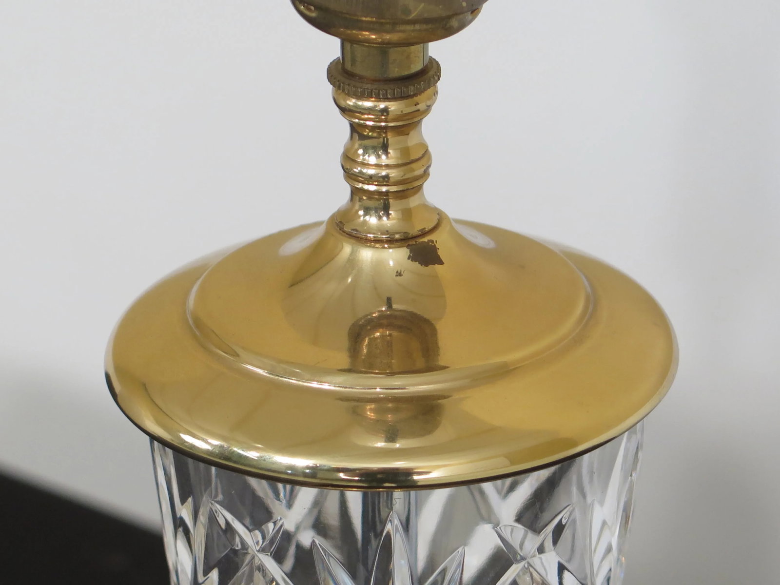 1990s Traditional Waterford Crystal Table Lamp With Shade - 3