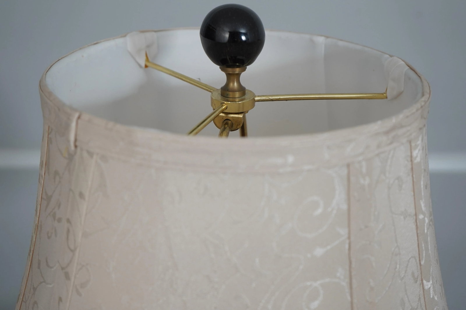 Modern Bulbous Ceramic & Brass Table Lamp - 2