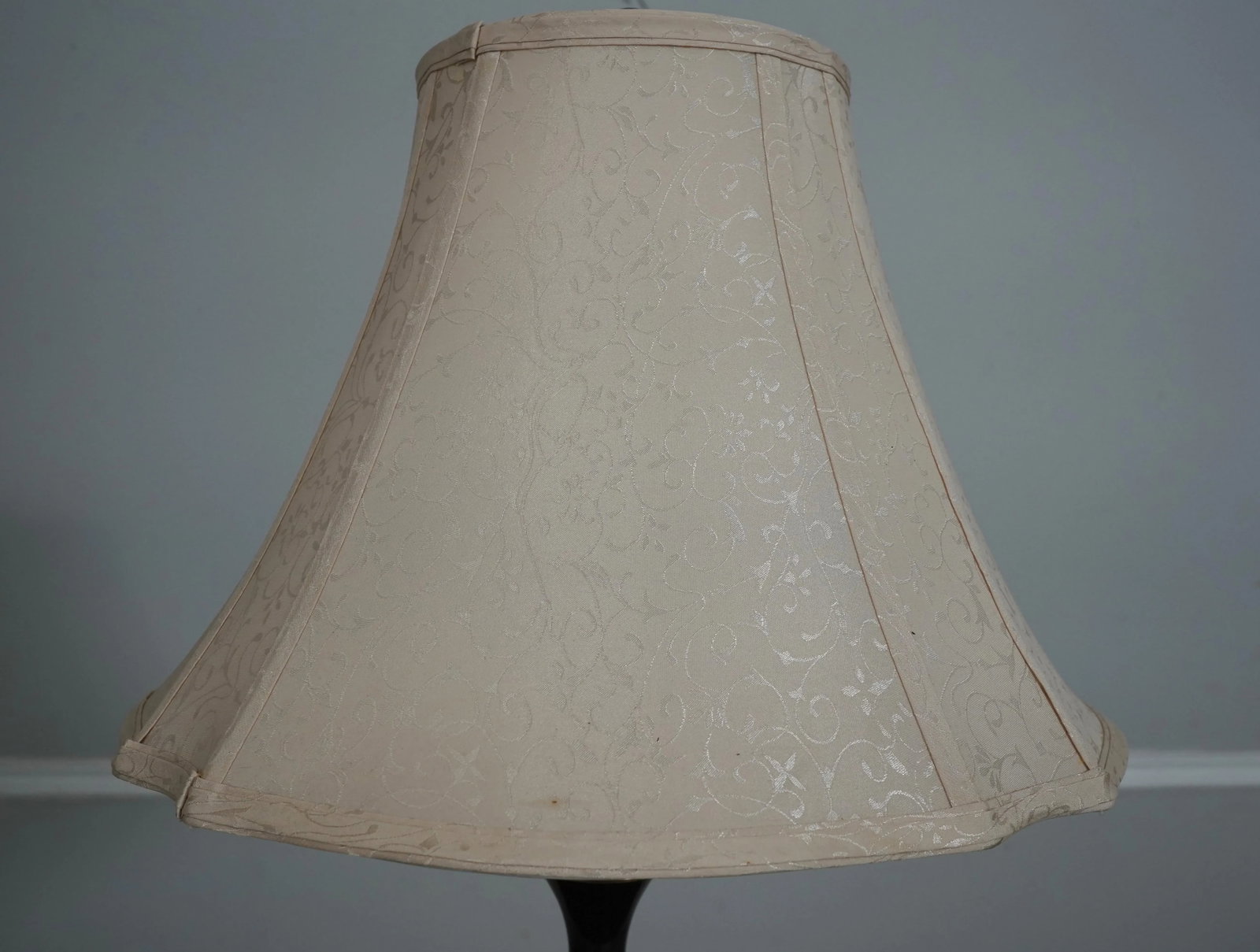 Modern Bulbous Ceramic & Brass Table Lamp - 6
