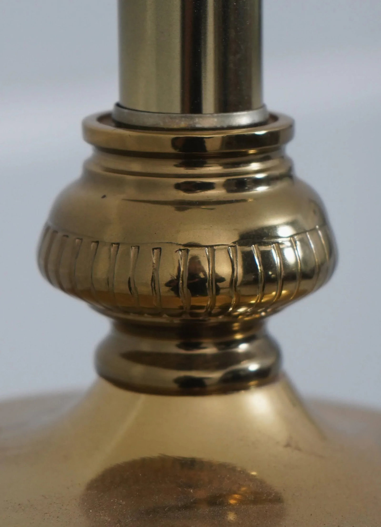 Stiffel Attributed Brass & Crackle Glass Table Lamp - 3