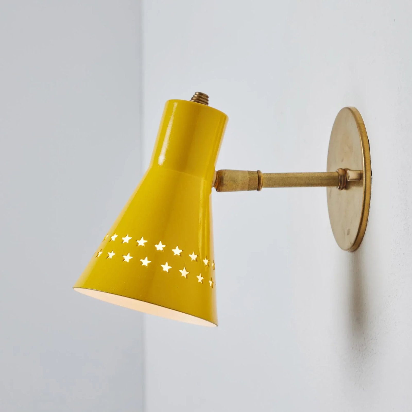 1950s Robert Mathieu Perforated Yellow Metal and Brass Wall Sconce - 2