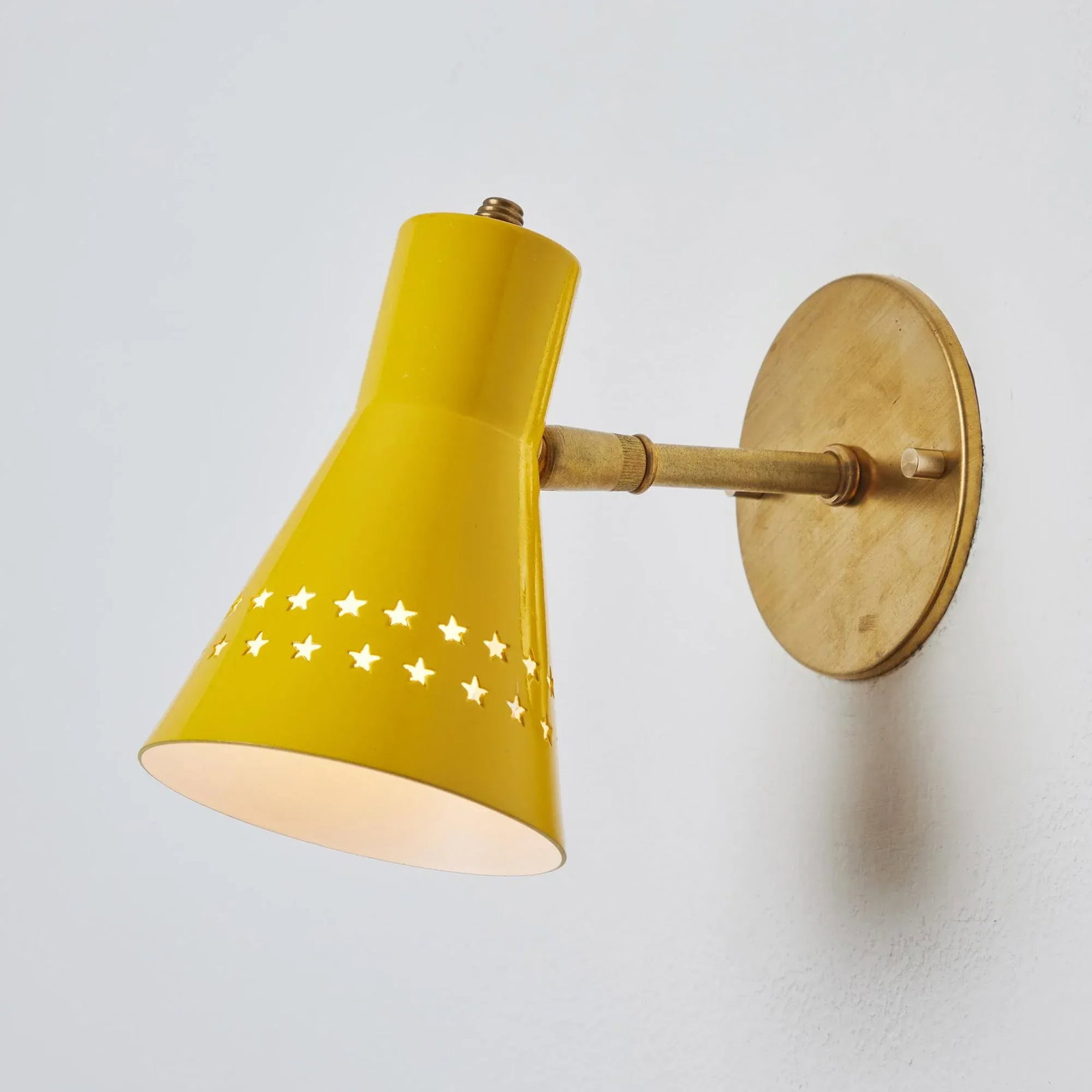 1950s Robert Mathieu Perforated Yellow Metal and Brass Wall Sconce - 6