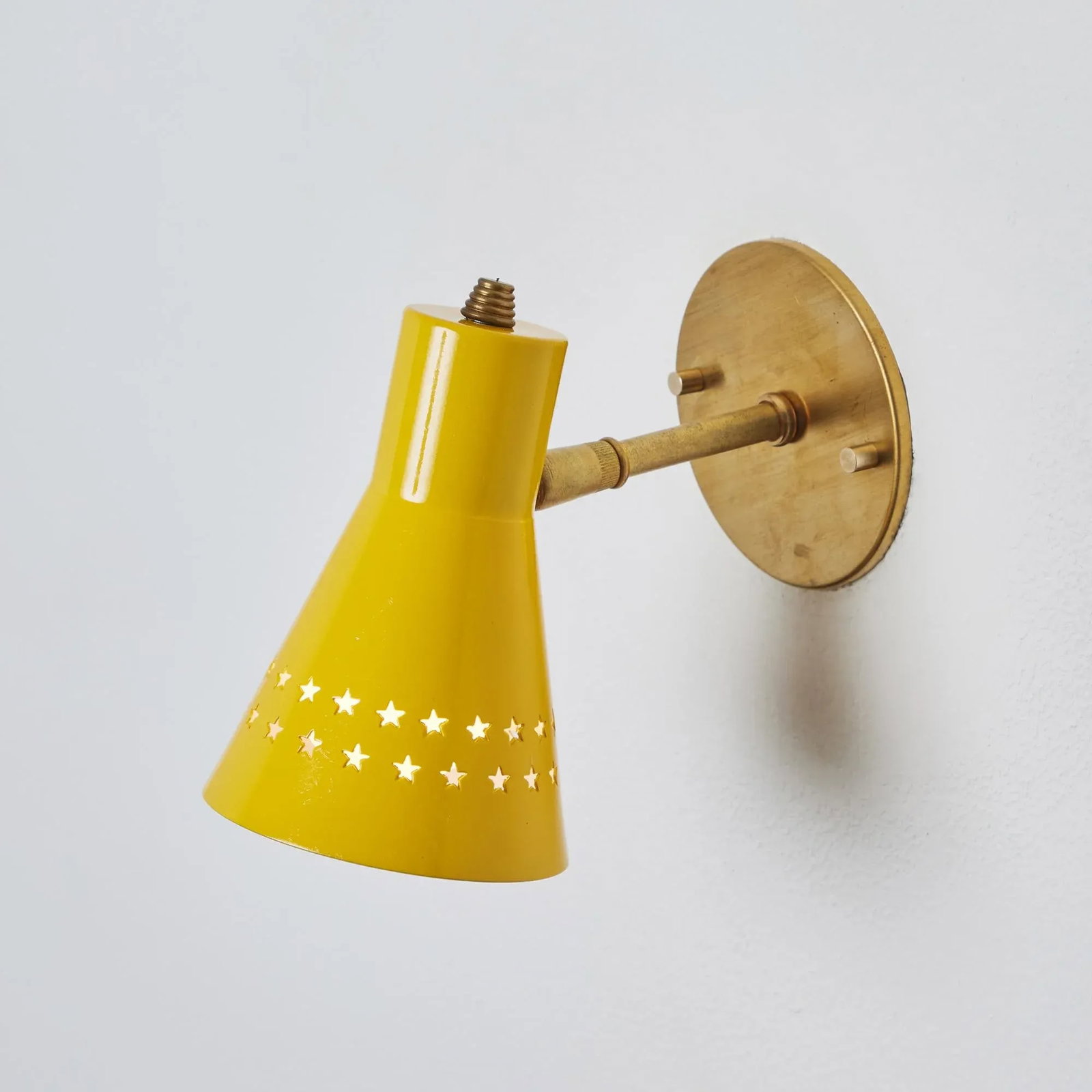 1950s Robert Mathieu Perforated Yellow Metal and Brass Wall Sconce - 7