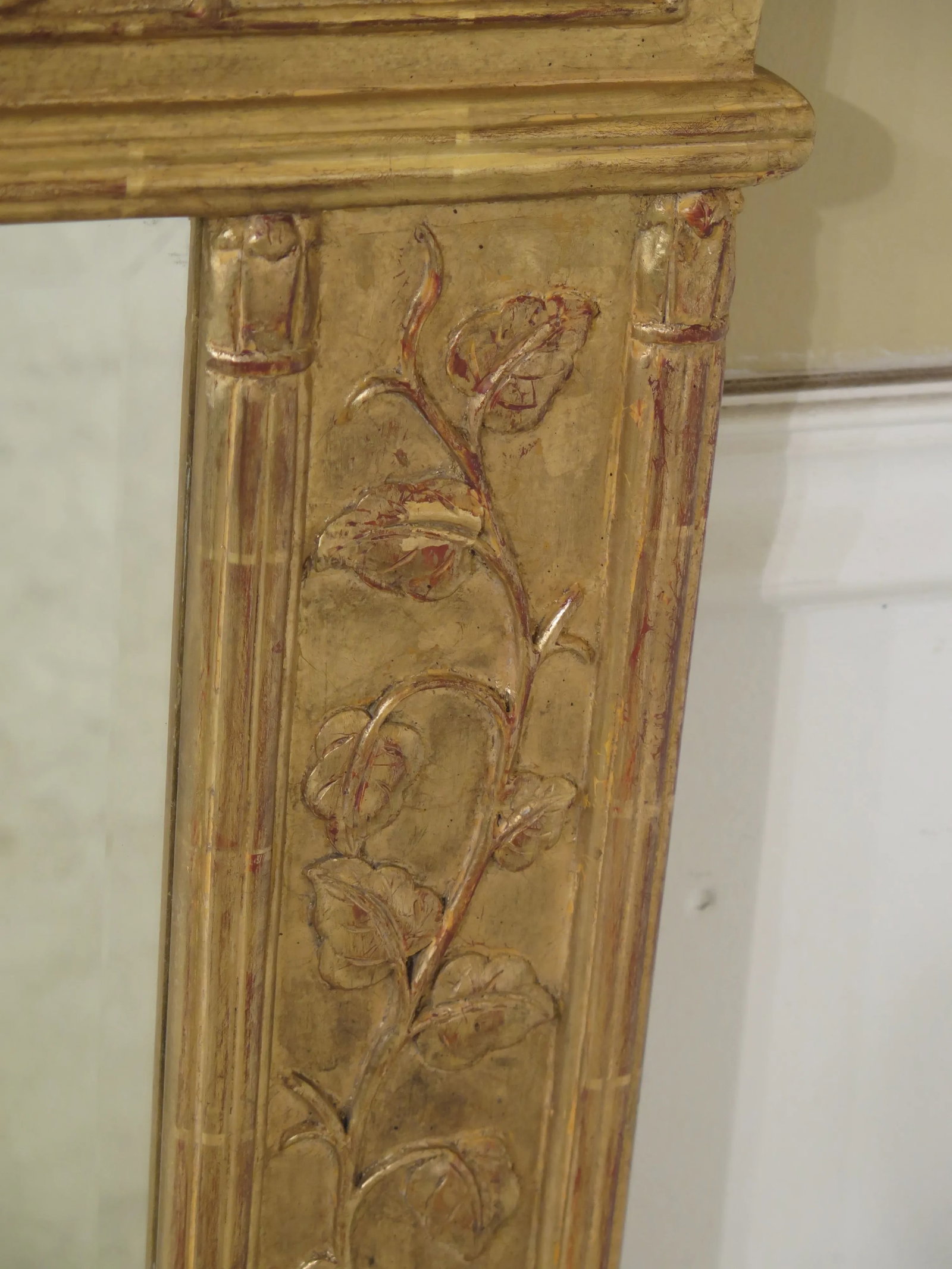 Italian Neoclassical Gold Gilt Mirror With Gargoyle - 6