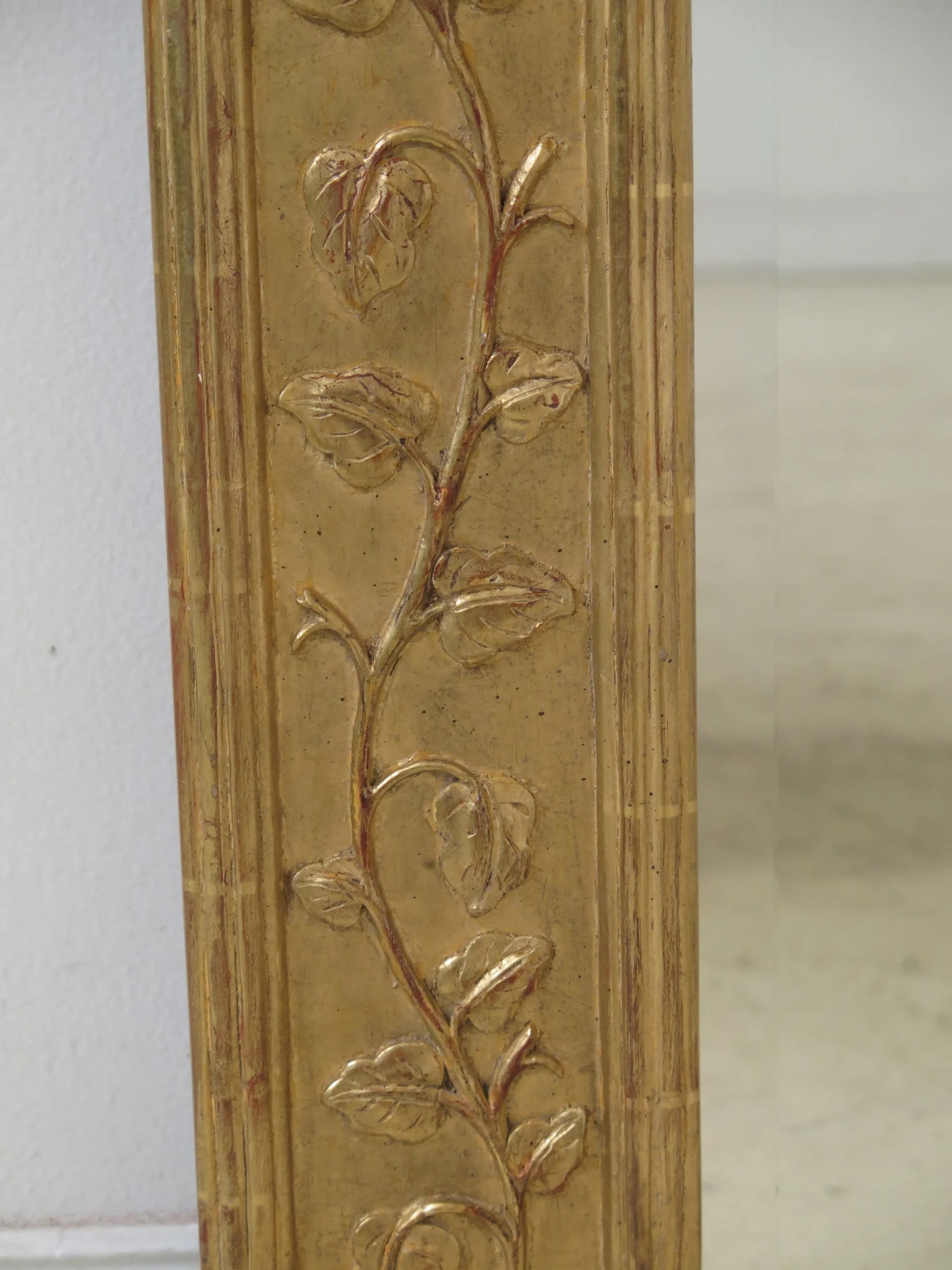 Italian Neoclassical Gold Gilt Mirror With Gargoyle - 8