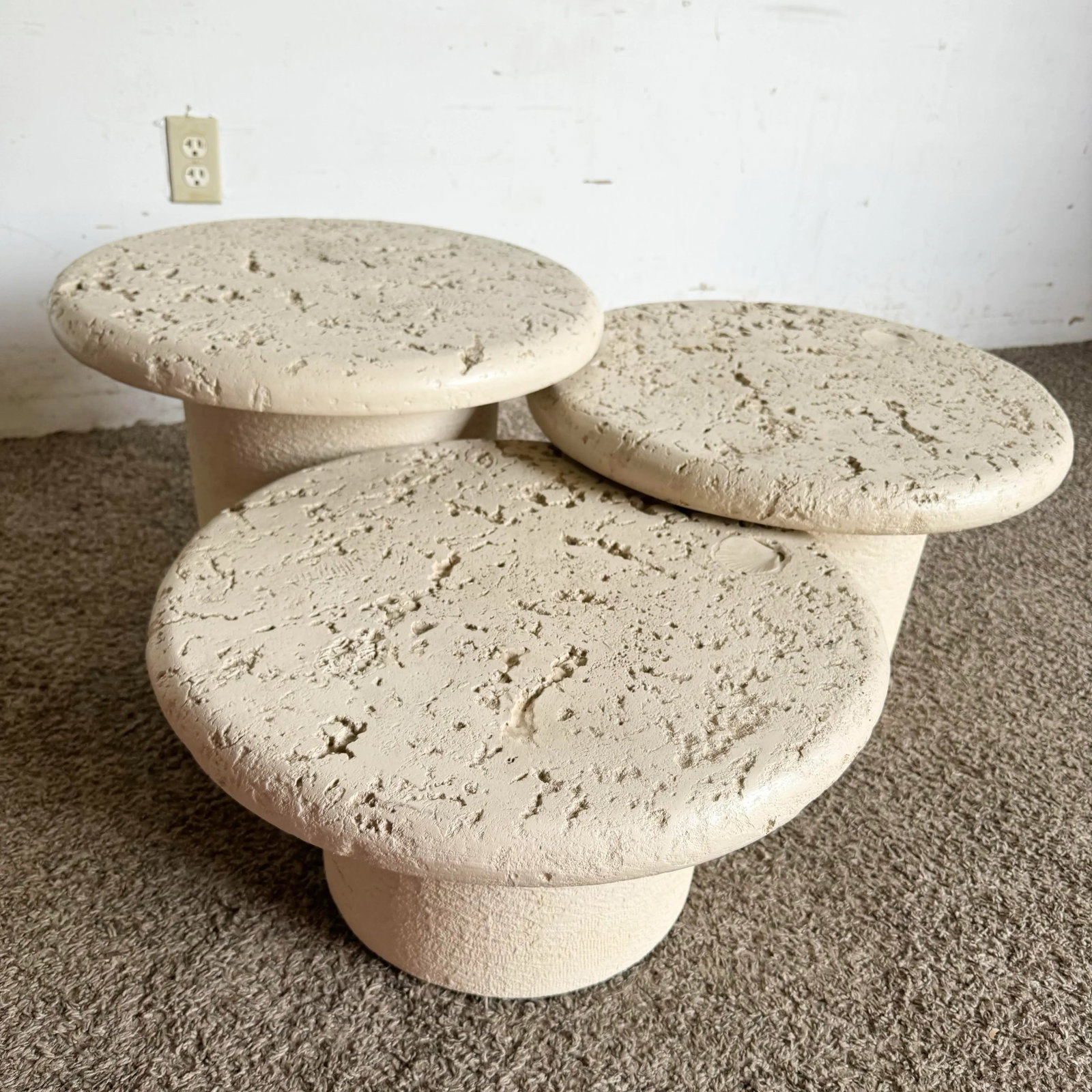 Postmodern Cream Faux Coral Circular Mushroom Nesting Tables - Set of 3 - 3