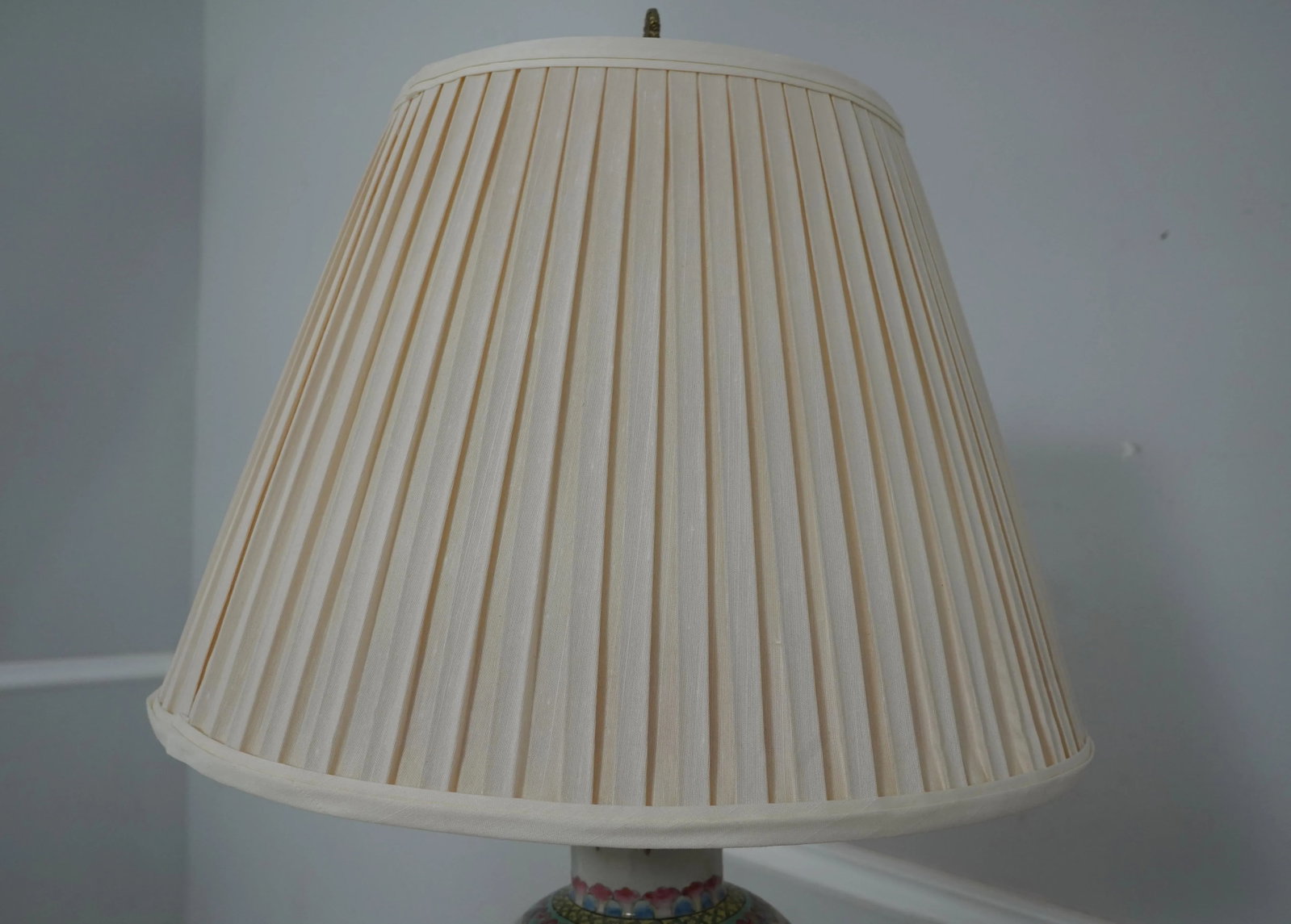 Chinoiserie Porcelain Asian Inspired Table Lamp - 9