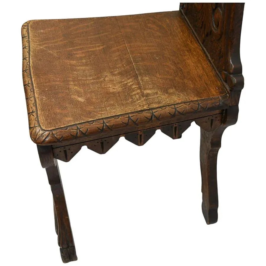 Antique Handcrafted Oak Sgabello Griffon Hall Chair - 9