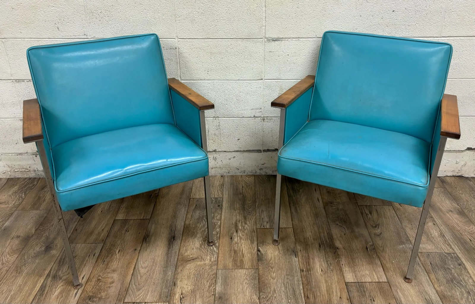 Vintage Designcraft Metal Mfg Mid Century Vinyl and Metal Tanker Chairs - 6