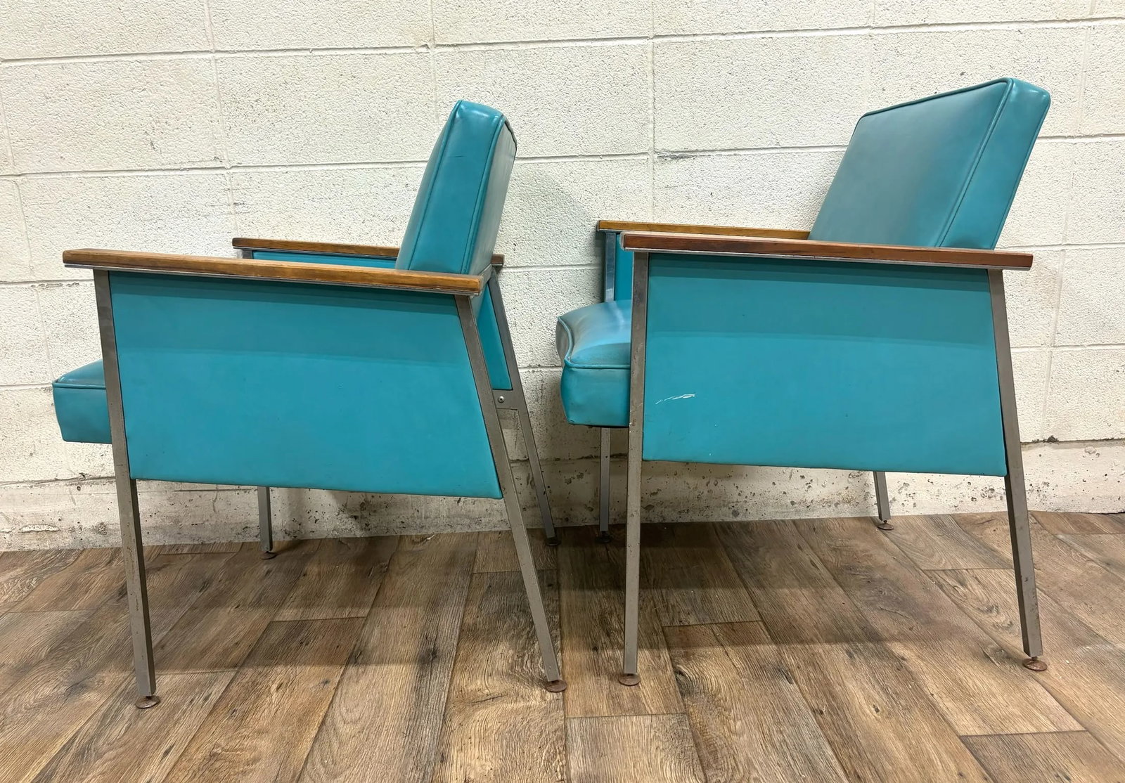 Vintage Designcraft Metal Mfg Mid Century Vinyl and Metal Tanker Chairs - 7