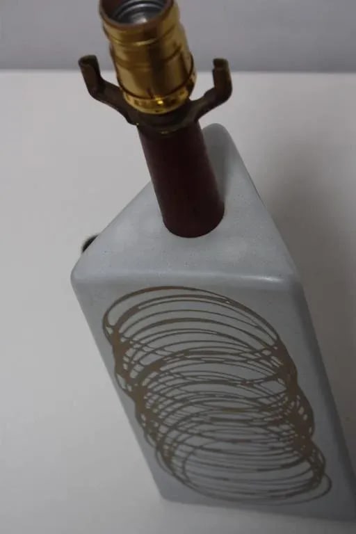 Triangular Martz Table Lamp with Sgraffito Circular Pattern - 7