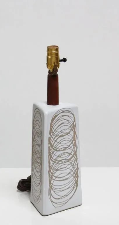 Triangular Martz Table Lamp with Sgraffito Circular Pattern - 9
