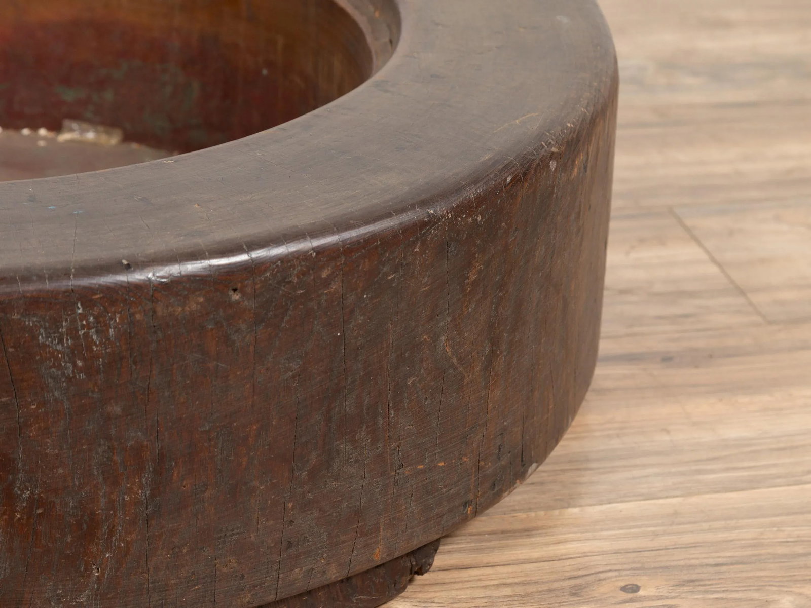 Meiji Period Japanese Wood Root Round Hibachi with Brown Patina, circa 1900 - 8
