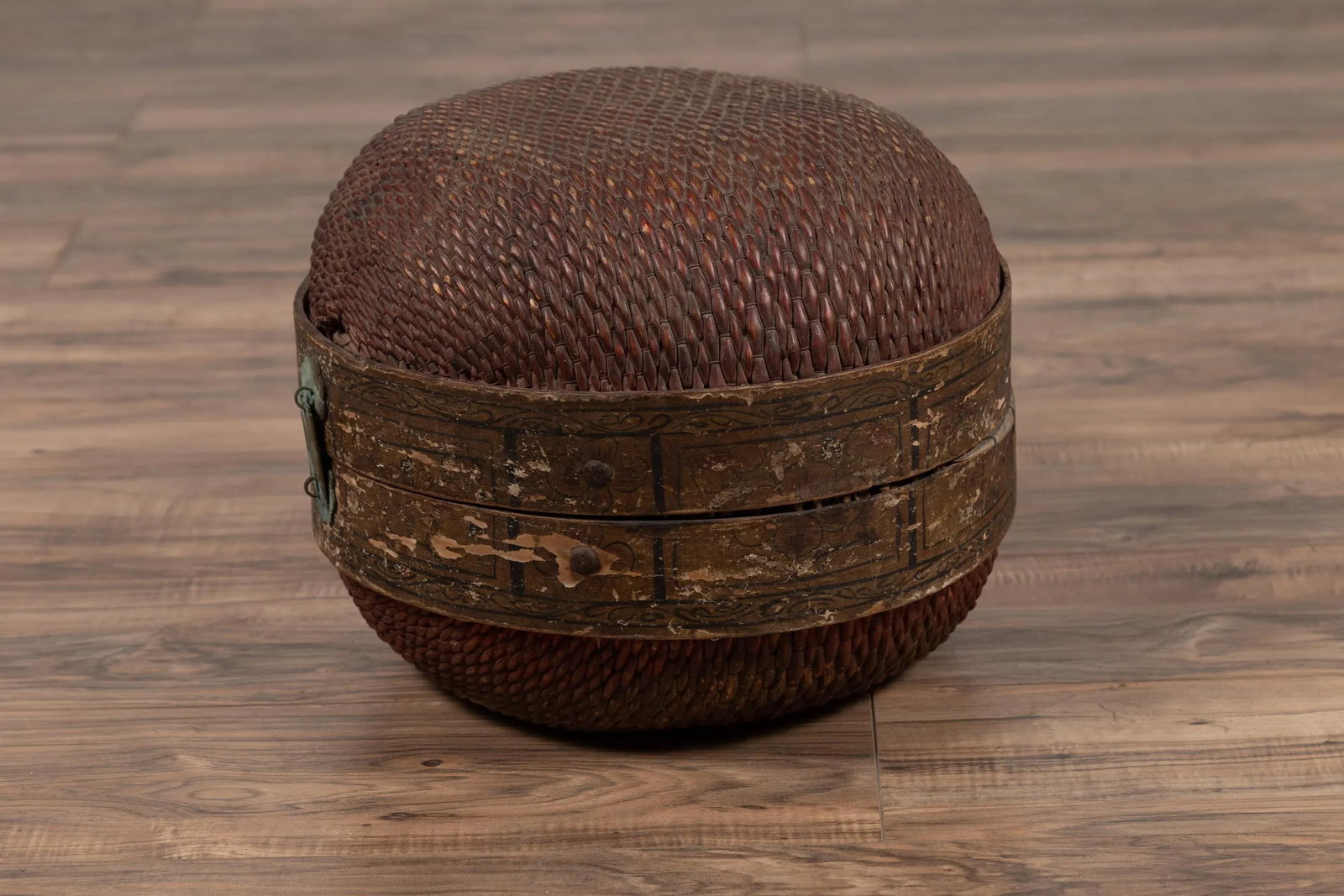 Vintage Chinese Midcentury Rattan Circular Hat Box with Weathered Patina - 4