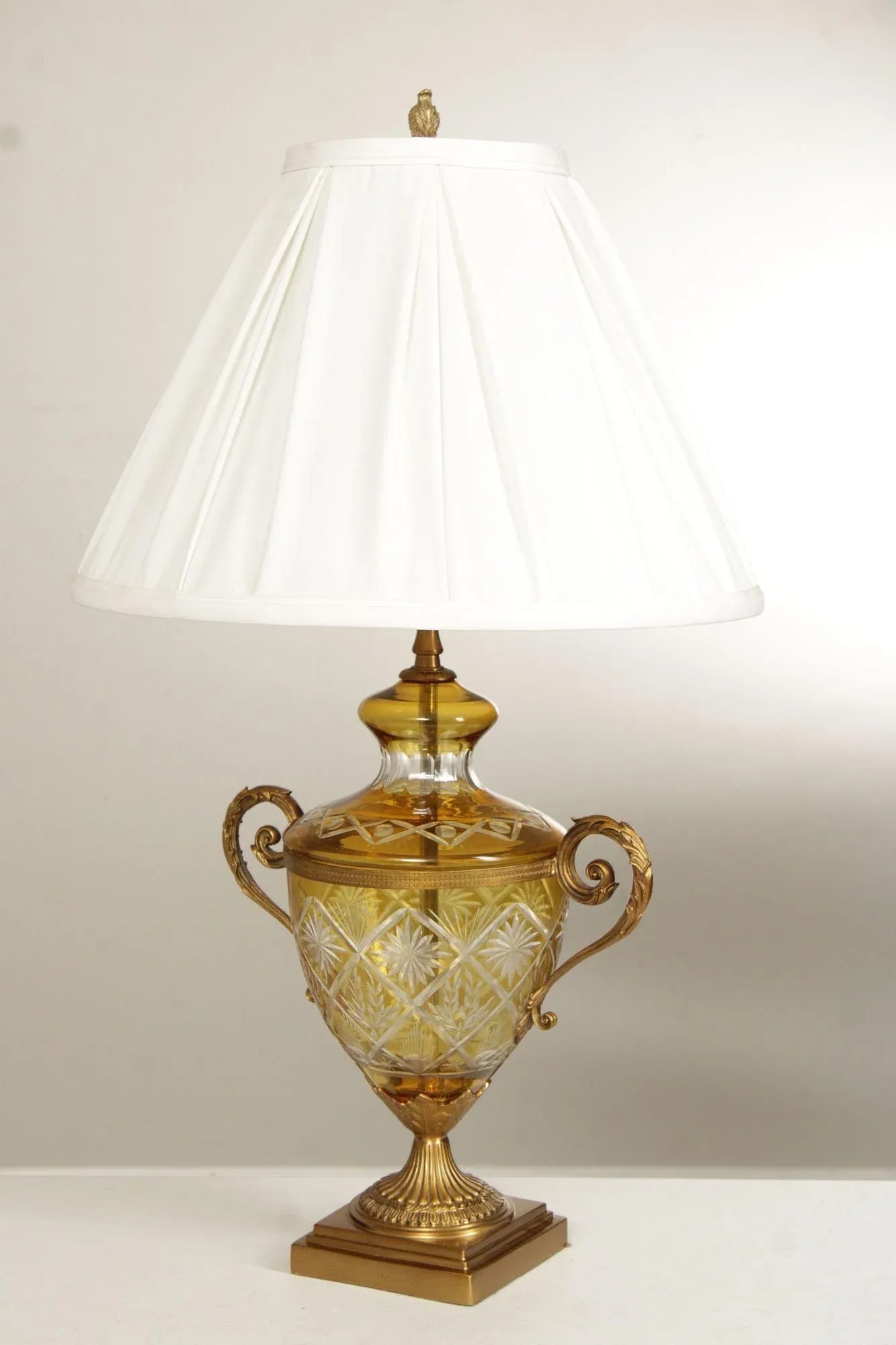 Ethan Allen Amber Glass Urn Table Lamp - 3