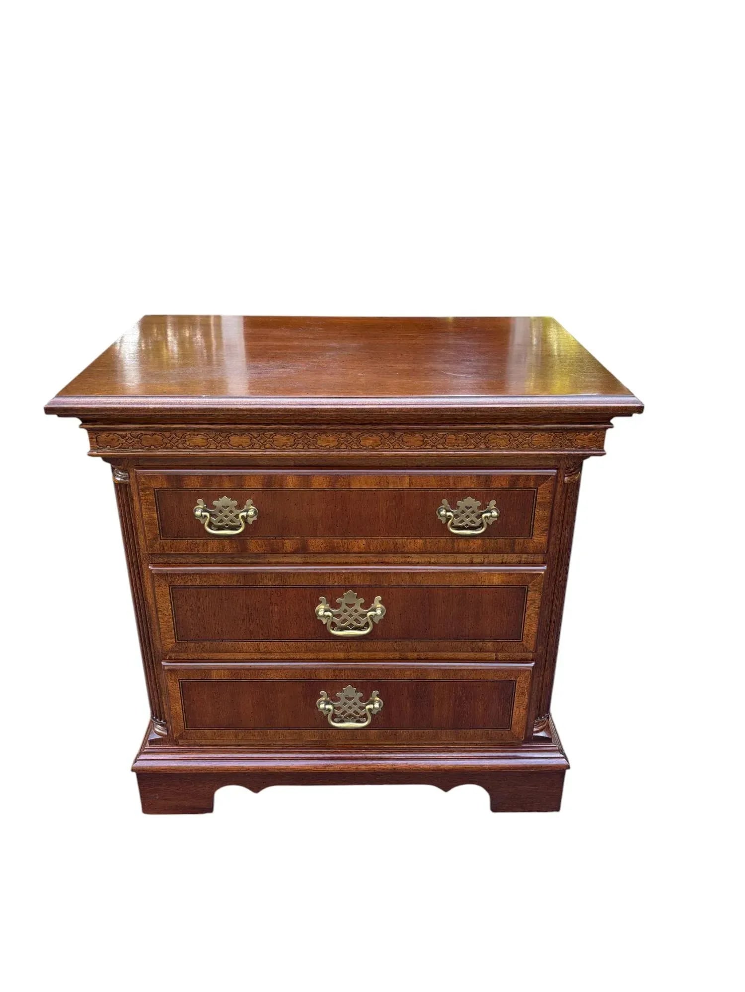 Georgian Style Mahogany Banded Wood Three-Drawer Nightstand - 2