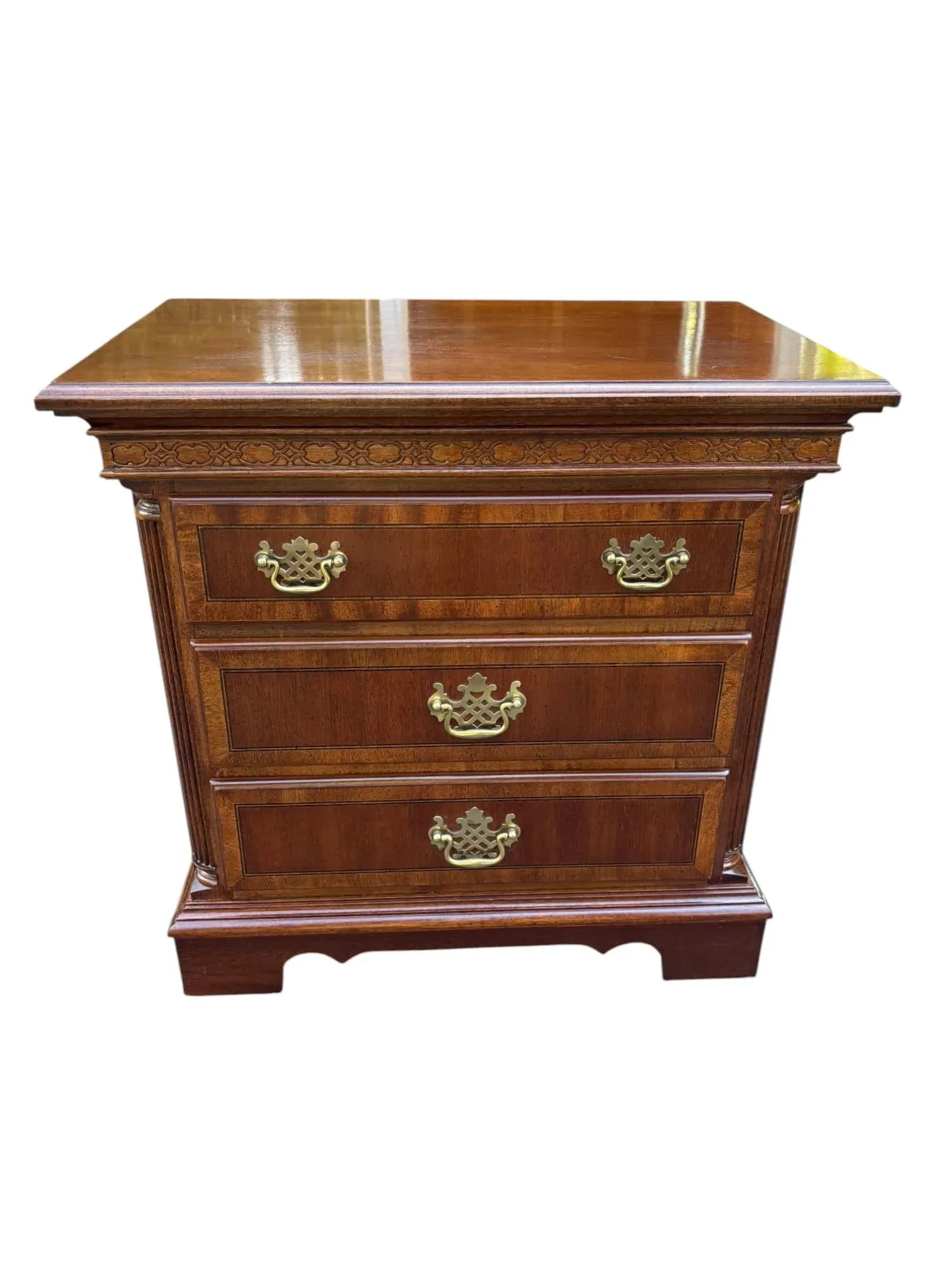 Georgian Style Mahogany Banded Wood Three-Drawer Nightstand - 3