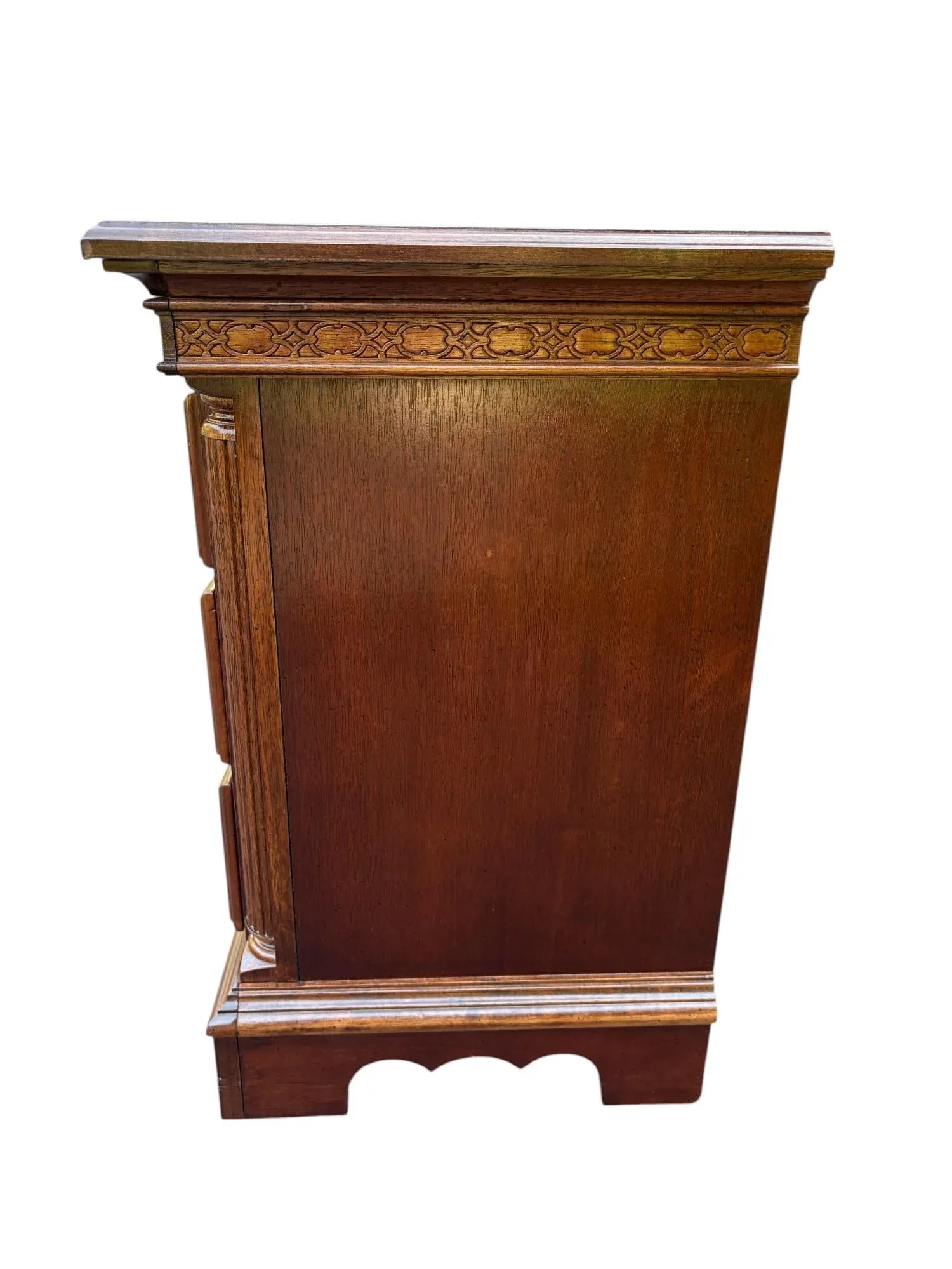 Georgian Style Mahogany Banded Wood Three-Drawer Nightstand - 5