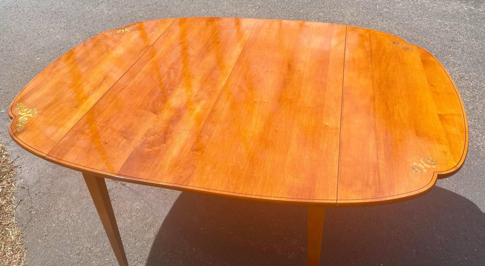 L. Hitchcock Cloverleaf Dining Table - 2