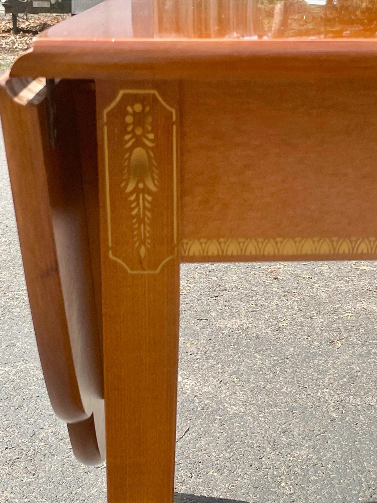 L. Hitchcock Cloverleaf Dining Table - 7
