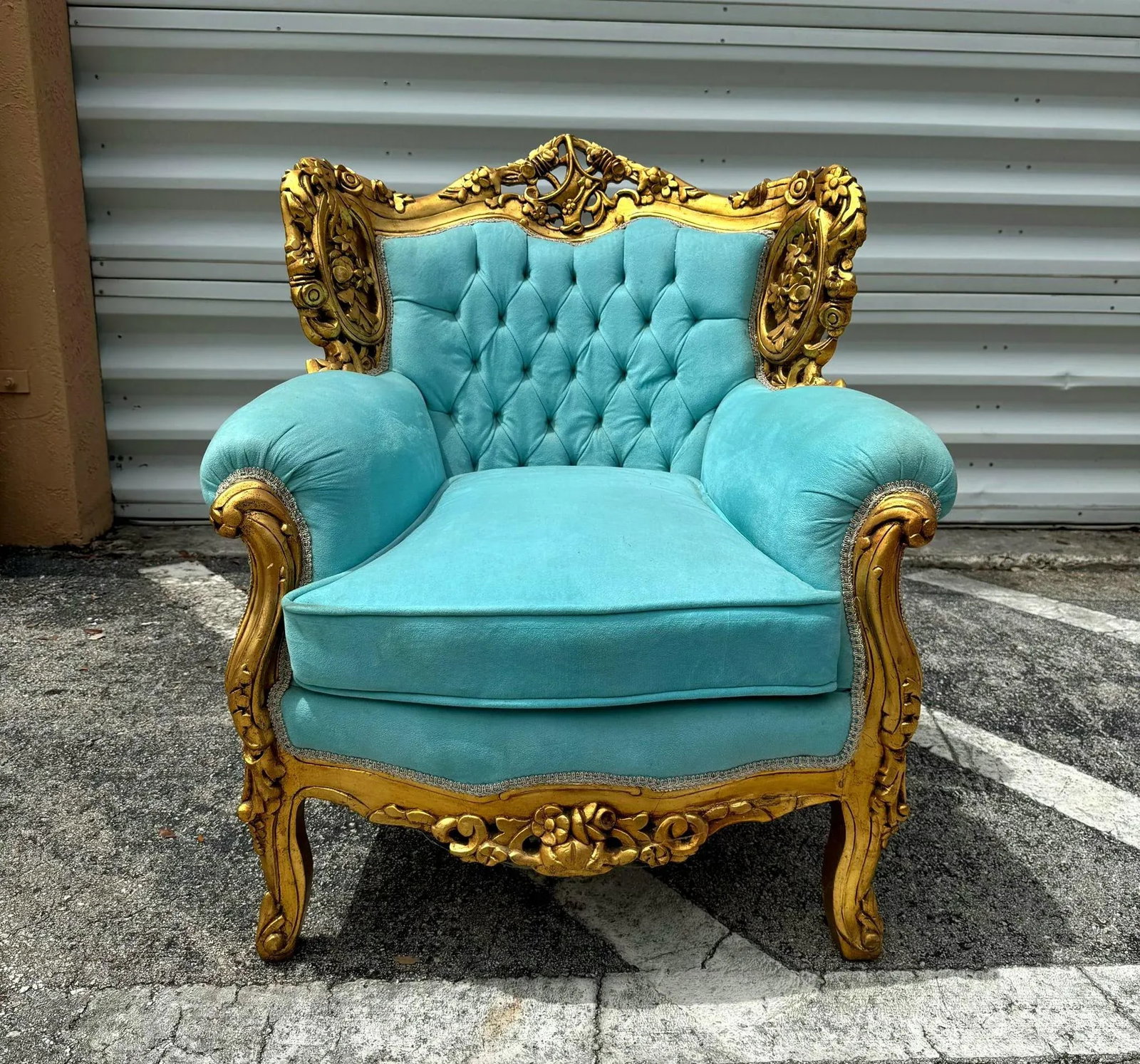Rococo Style Velvet Chair With Gold Leaf Frame Details - 3