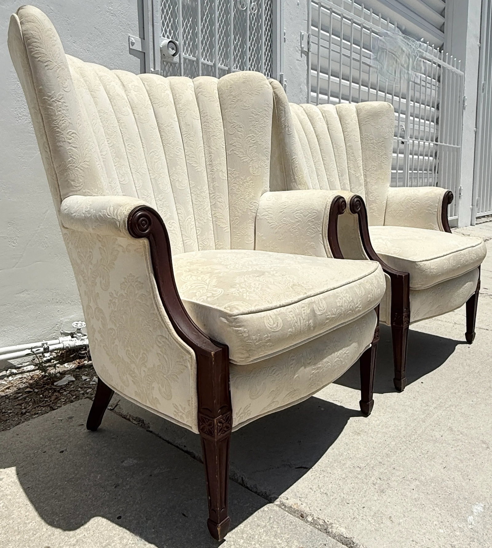 Large Pair of Shell Shaped Wingback Armchairs - 2