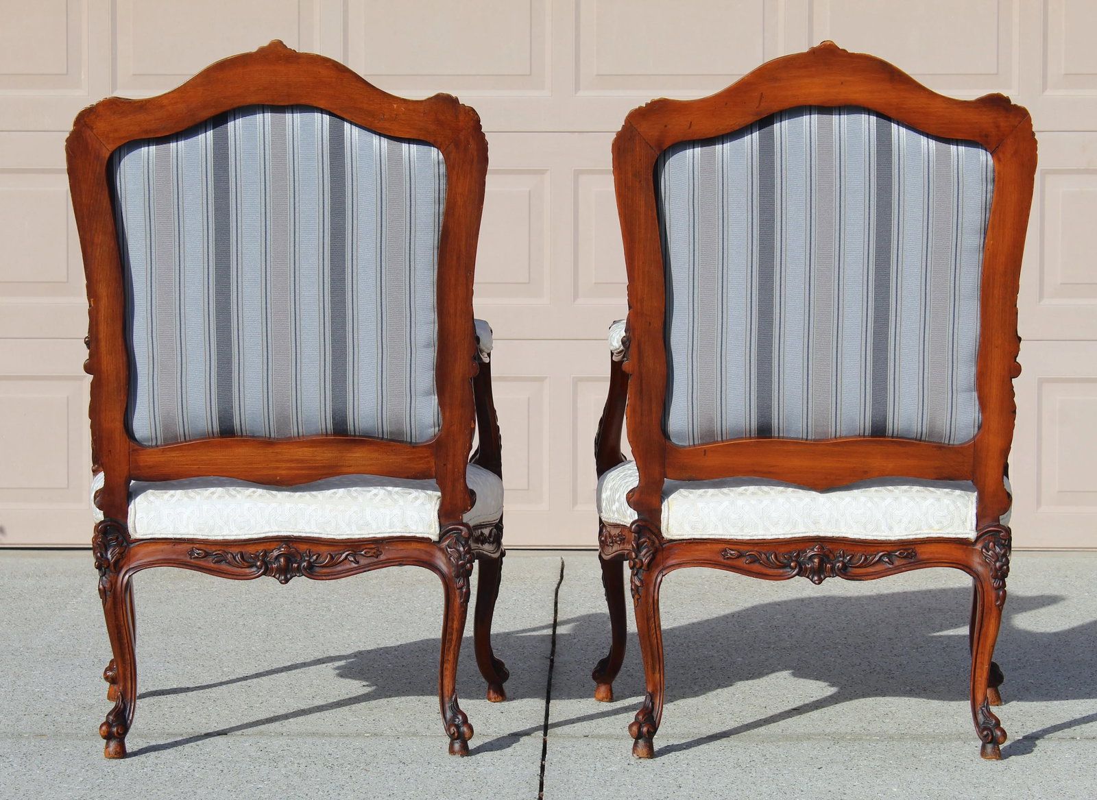 Antique French White Upholstered Walnut Armchairs | 19th Century Hand-Carved Louis Style Fauteuil Ch - 5