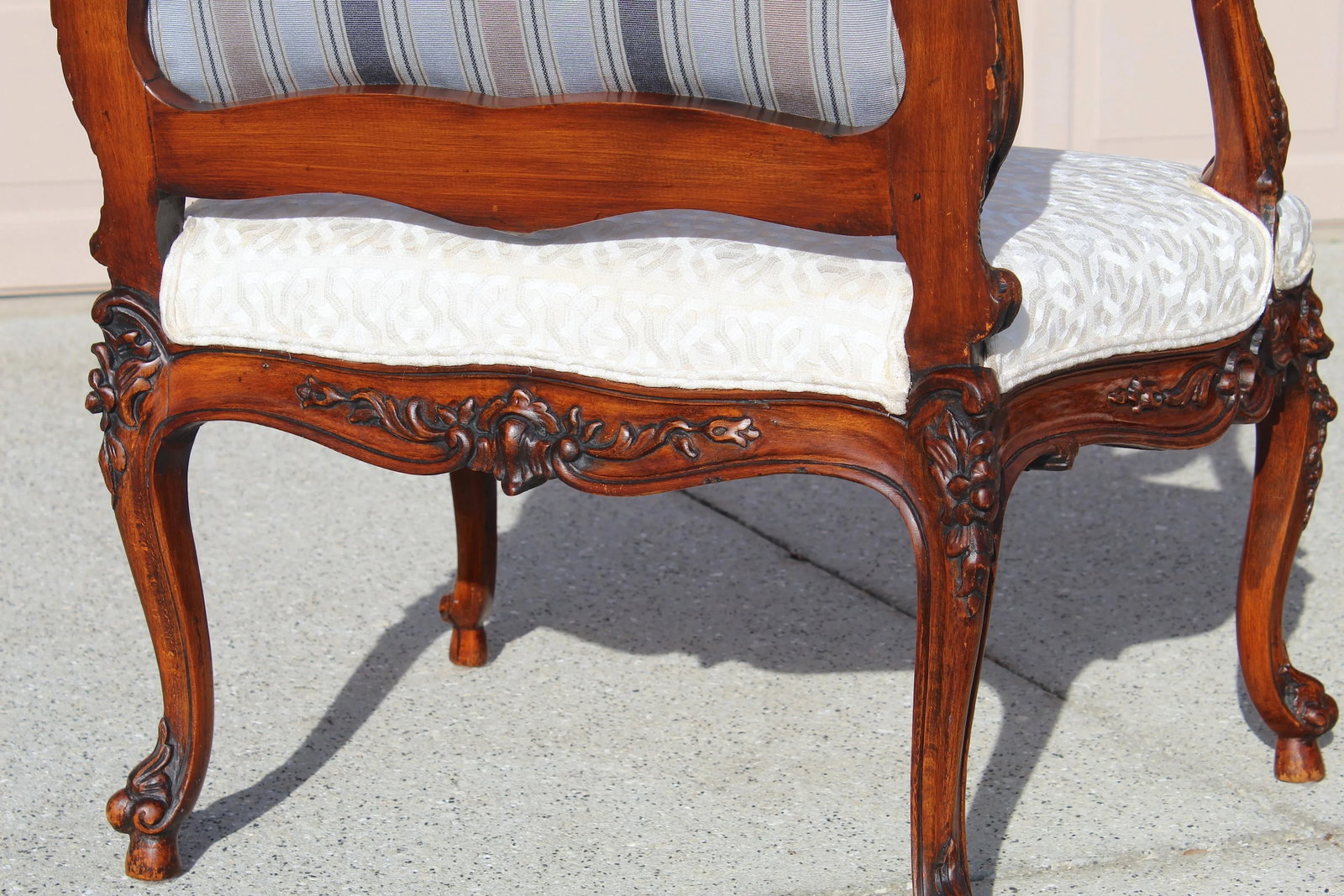Antique French White Upholstered Walnut Armchairs | 19th Century Hand-Carved Louis Style Fauteuil Ch - 7