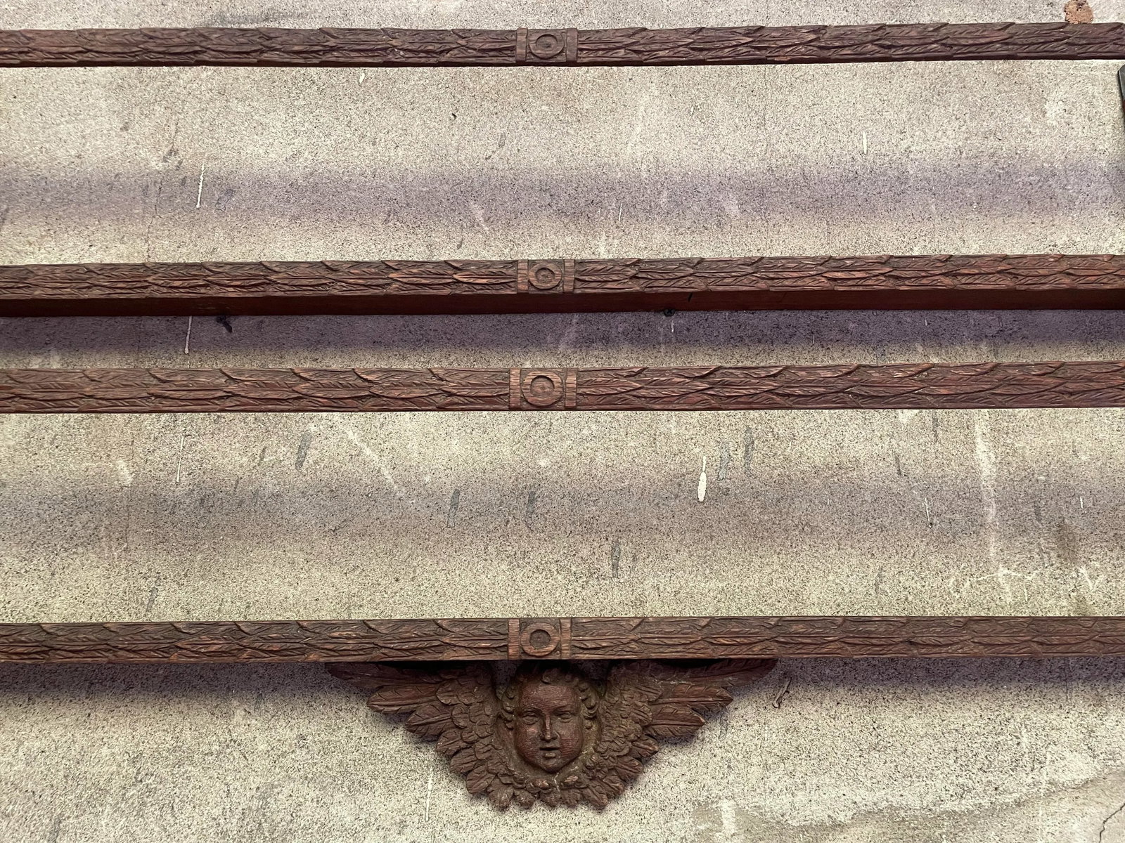 Early 20th Century Dutch Carved Oak Angel Cherub Head Wall Mounted Plate Display Rack Shelf - 2