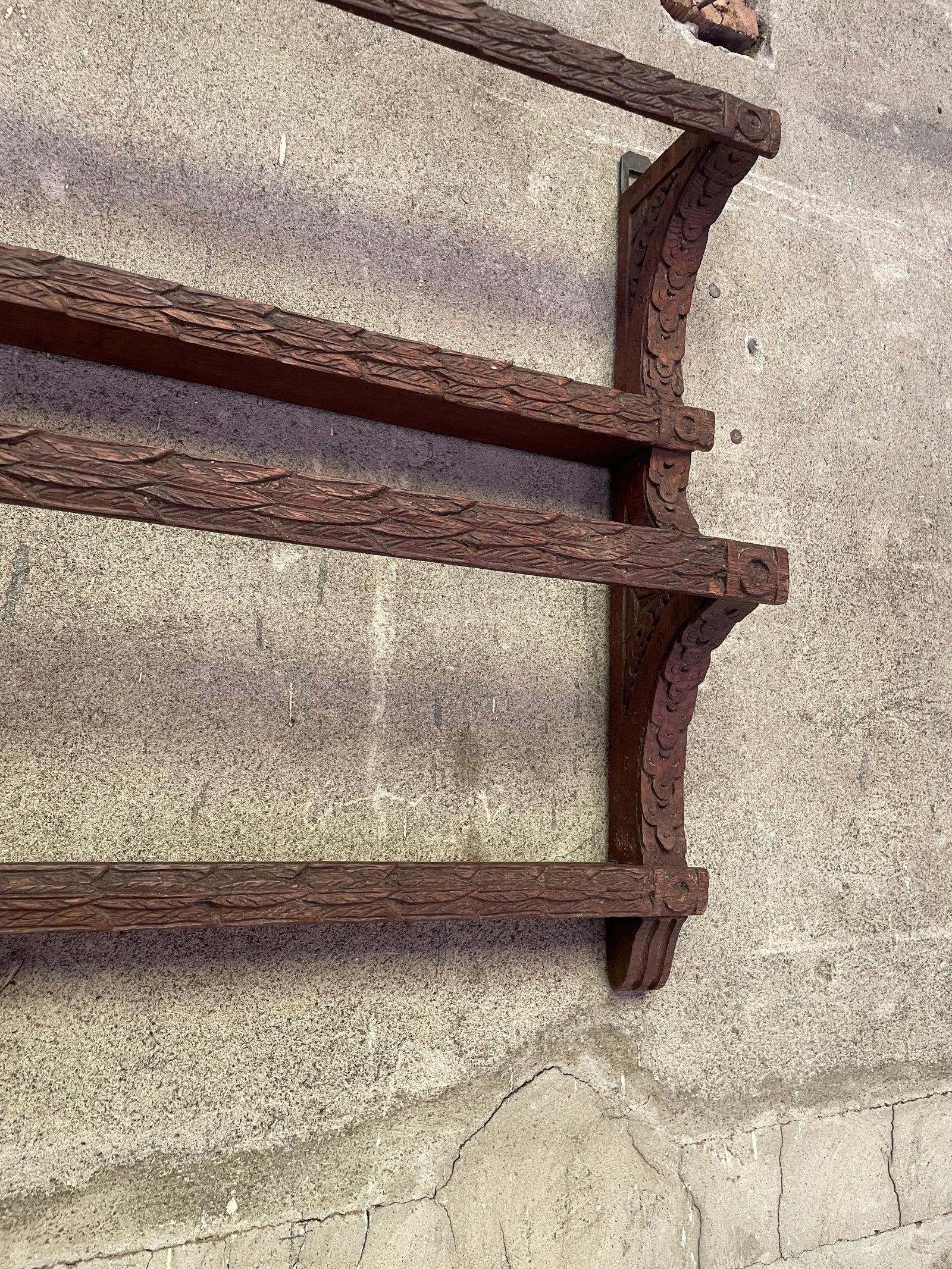 Early 20th Century Dutch Carved Oak Angel Cherub Head Wall Mounted Plate Display Rack Shelf - 5